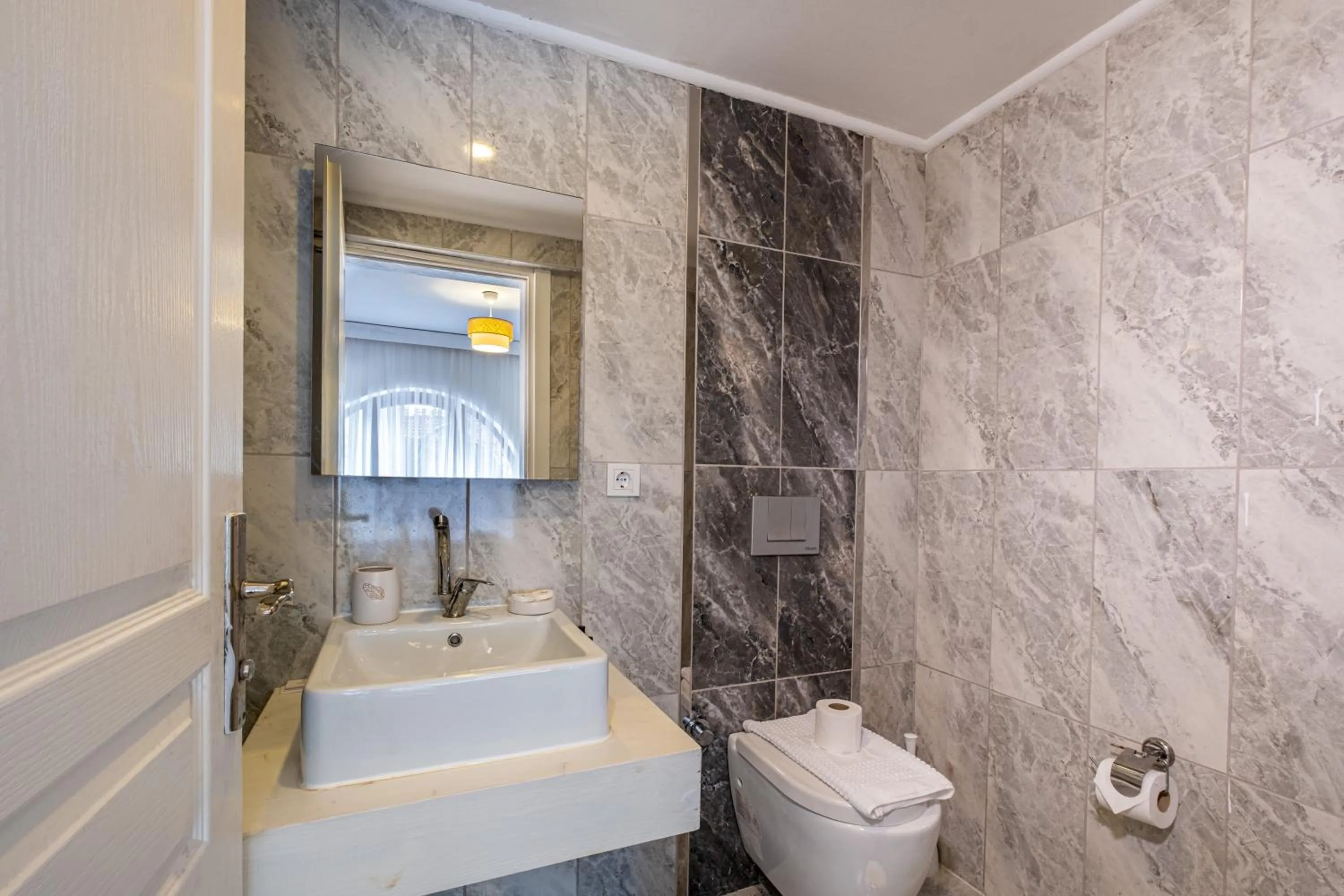 Shower in Himm Hotel