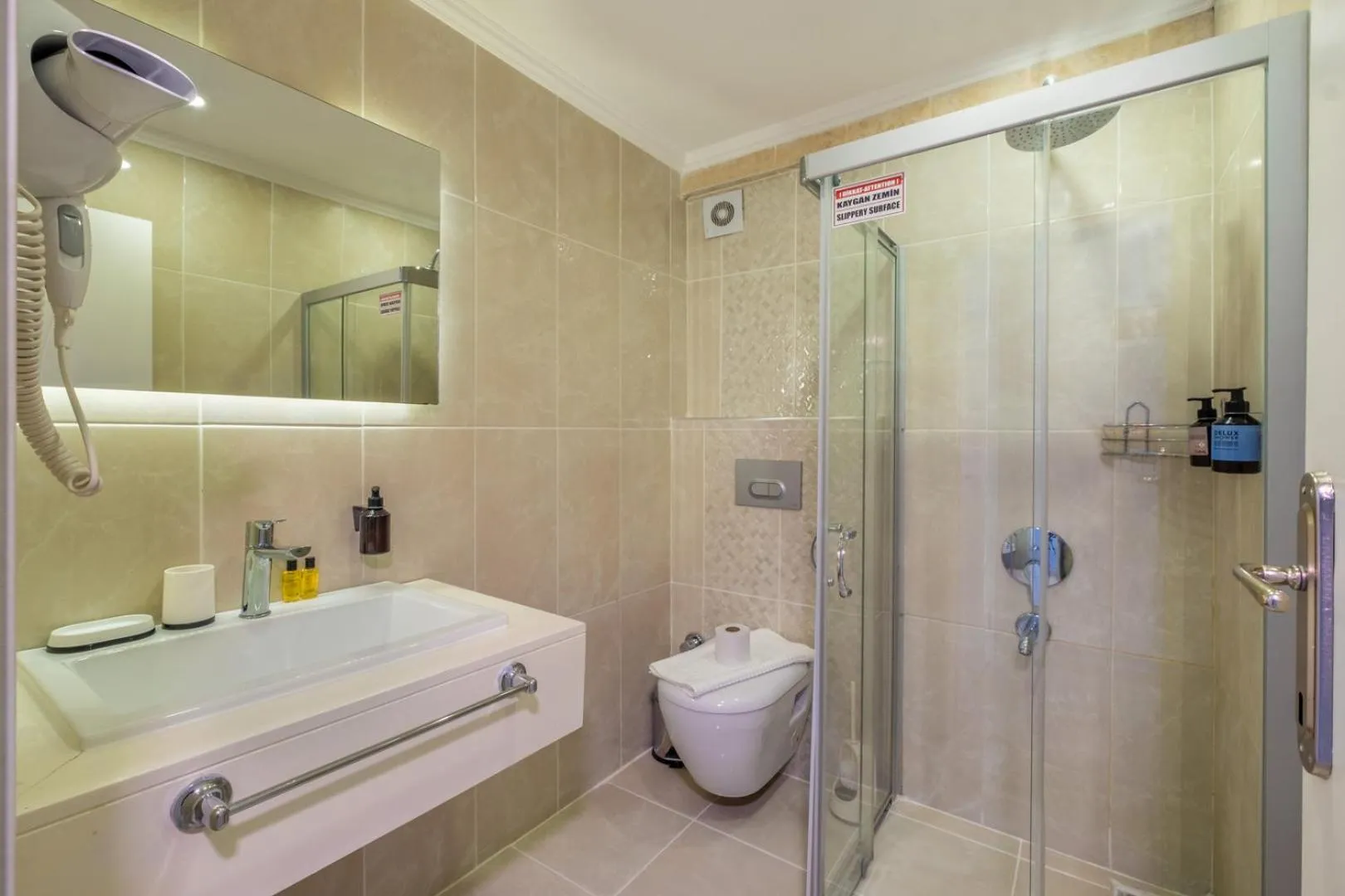 Shower in Himm Hotel