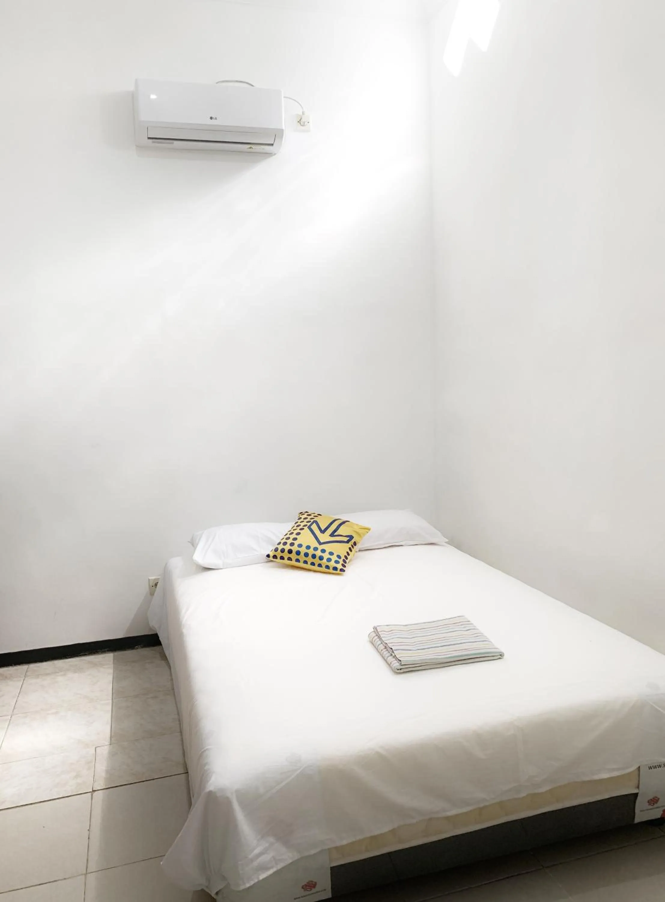 Bed in Sawojajar Inn