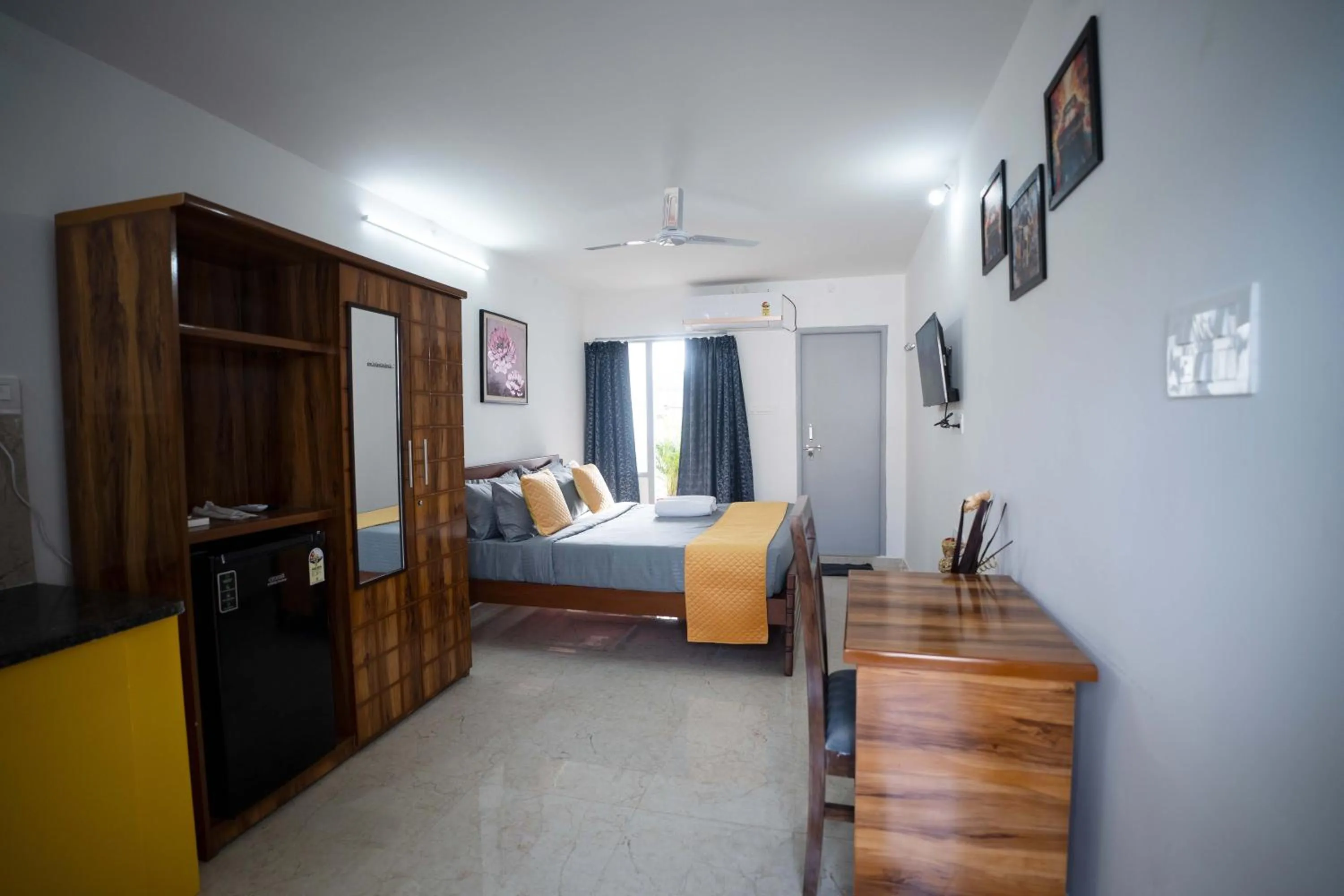 Bedroom, Bed in Yellow Bells Studios And Suites