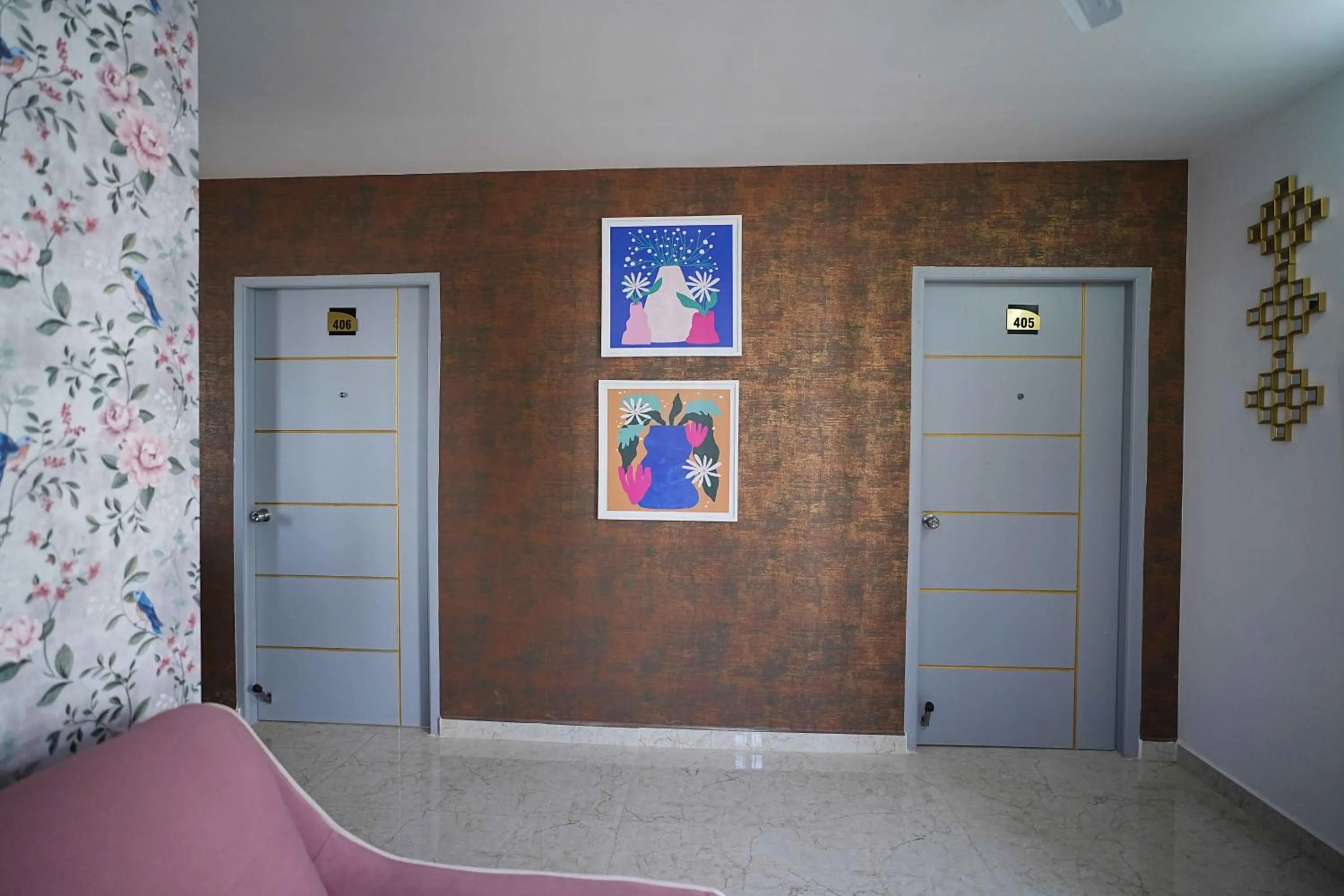 Living room in Yellow Bells Studios And Suites