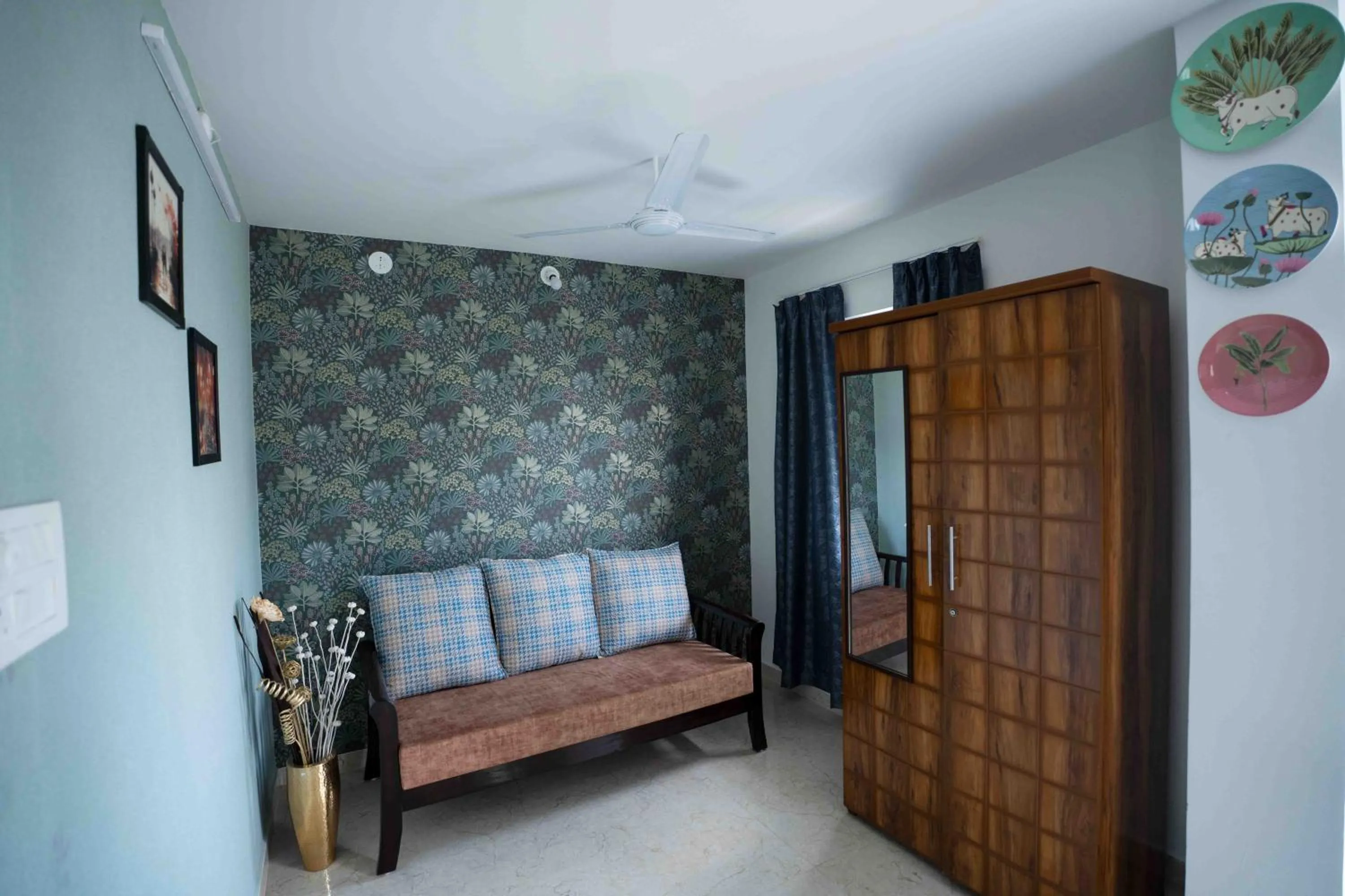 Seating area in Yellow Bells Studios And Suites