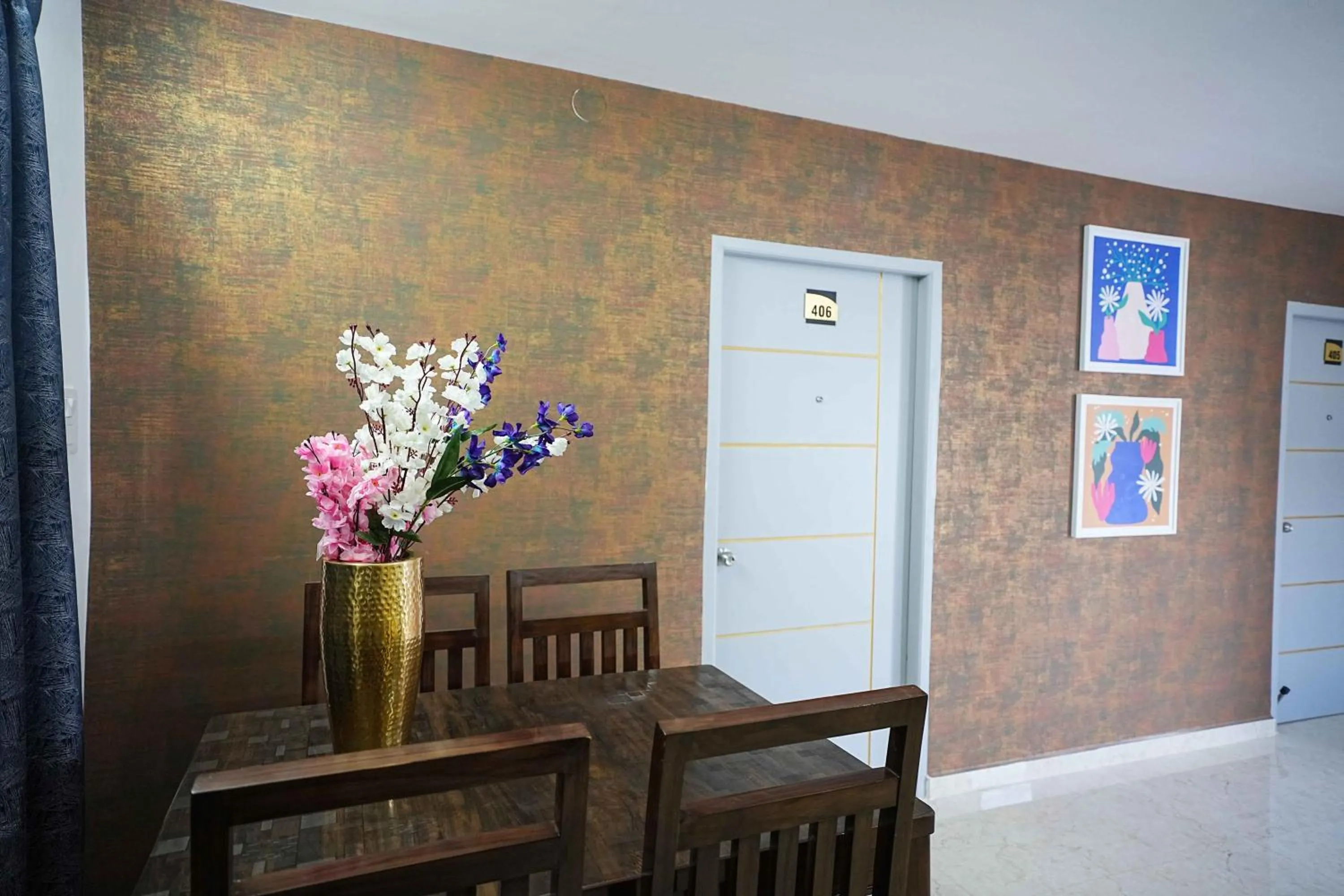Dining area in Yellow Bells Studios And Suites