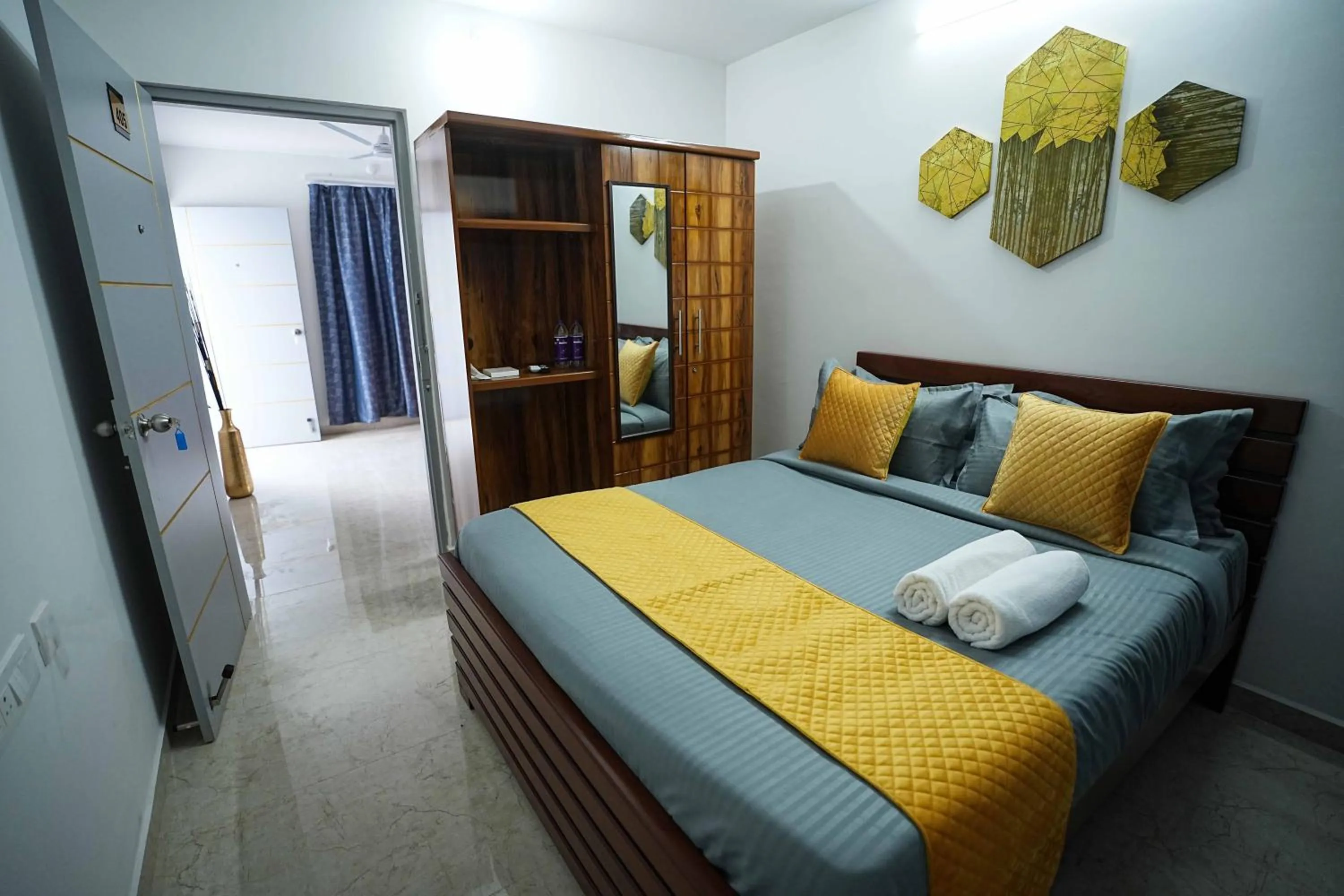 Bedroom, Bed in Yellow Bells Studios And Suites