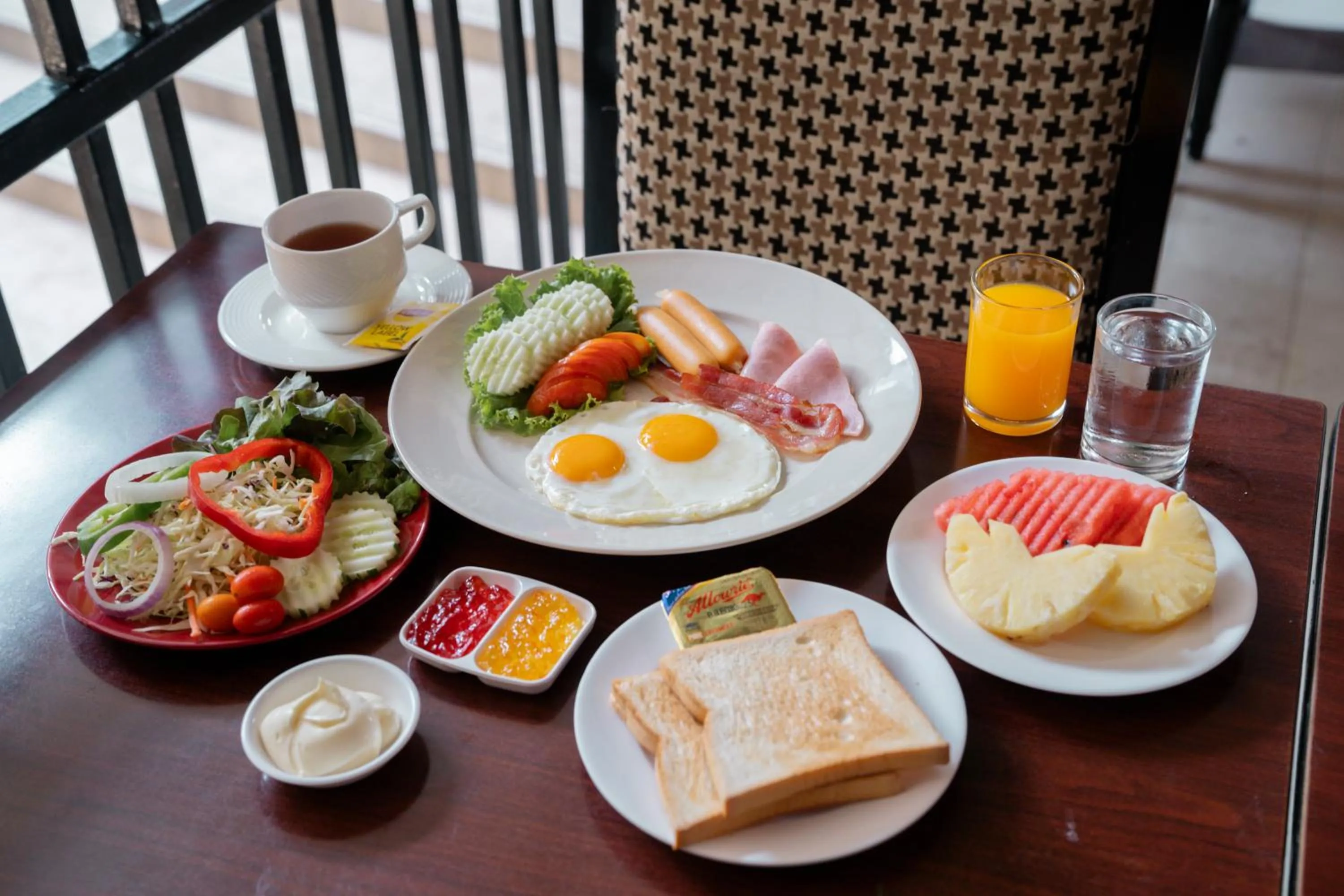 Restaurant/places to eat in Prelude Hotel