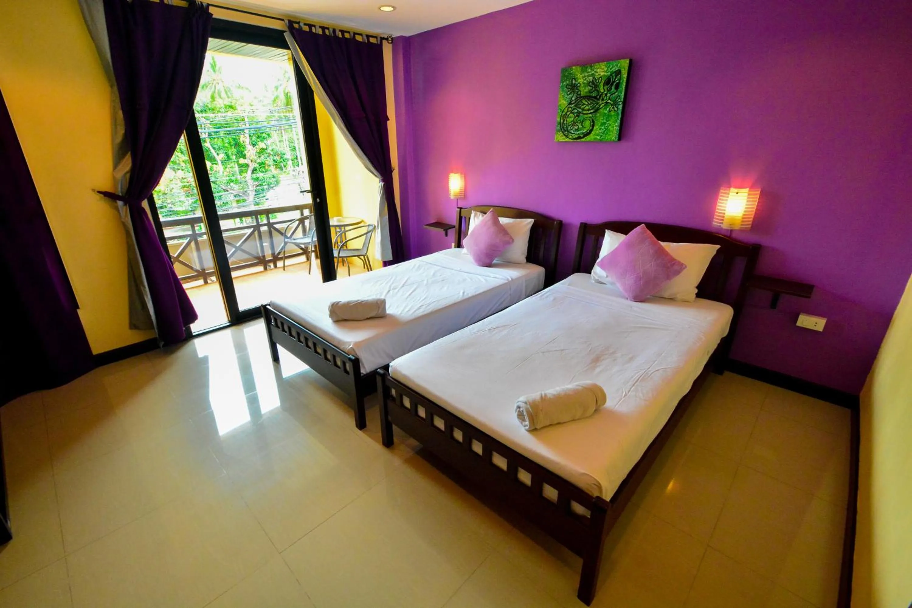 Photo of the whole room, Bed in Gecko Hotel