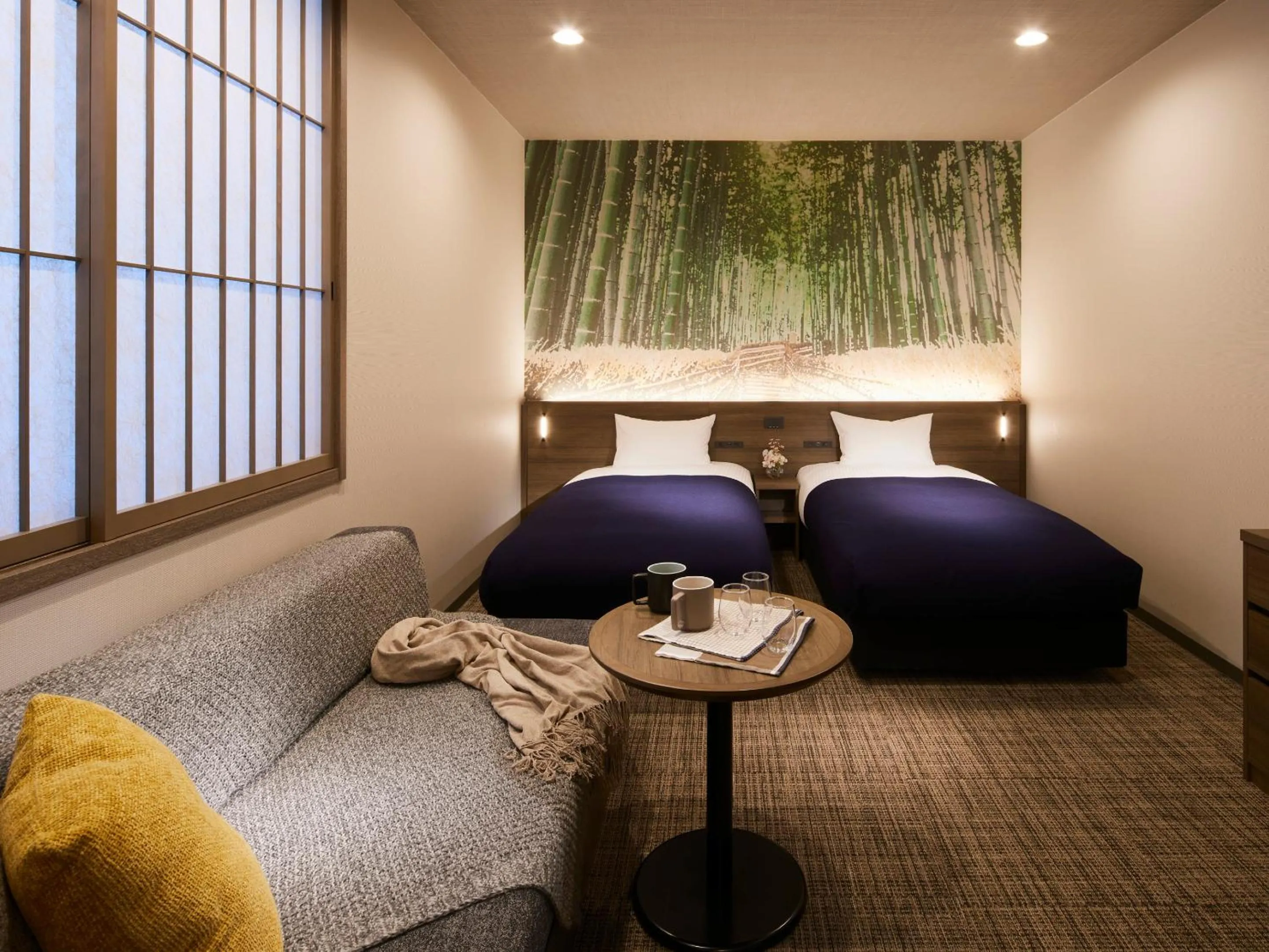 Seating area, Bed in Minn Shijo Omiya