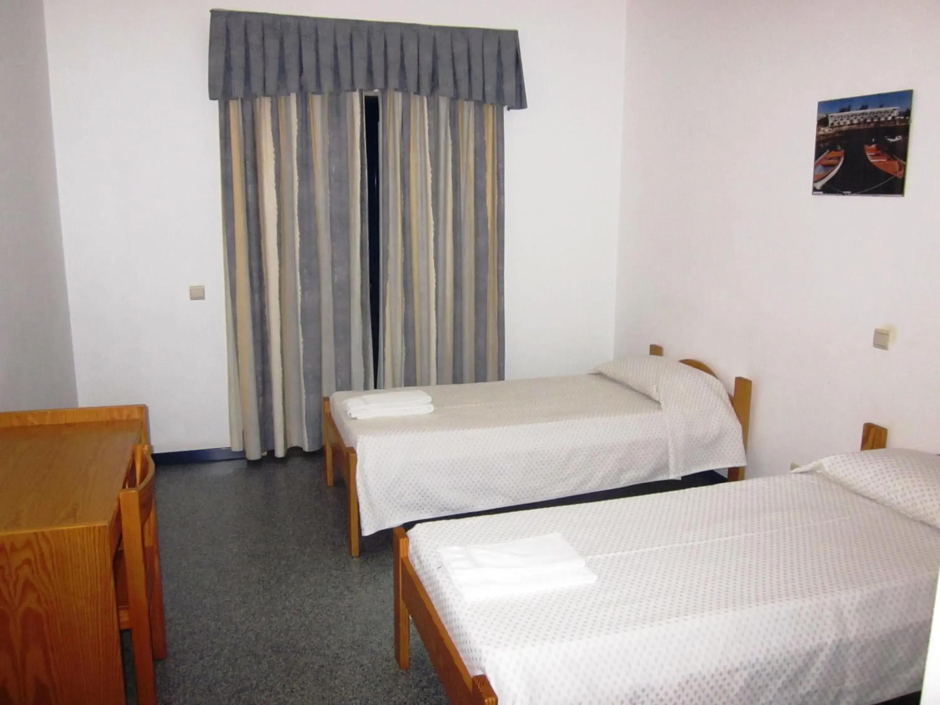 Standard Twin Room with Shared Bathroom in HI Beja - Pousada de Juventude Standard Twin Room with Shared Bathroom in HI Beja - Pousada de Juventude