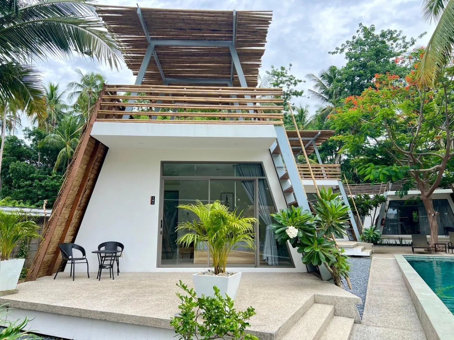 Patio in Chill Lay Resort Donsak