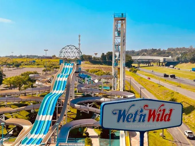 Aqua park in GoldMen Business Louveira