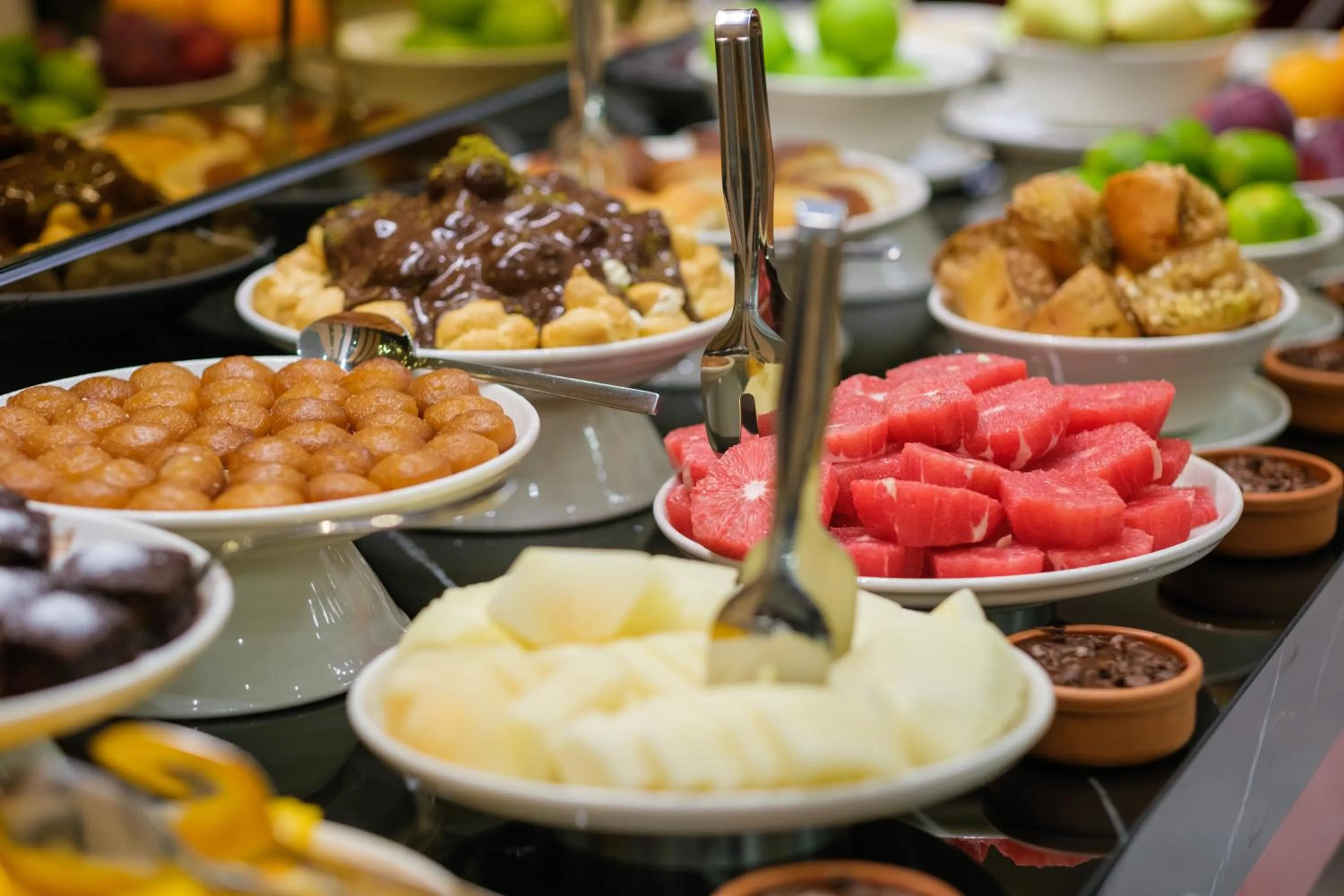 Restaurant/places to eat in Caddem Inn Hotel