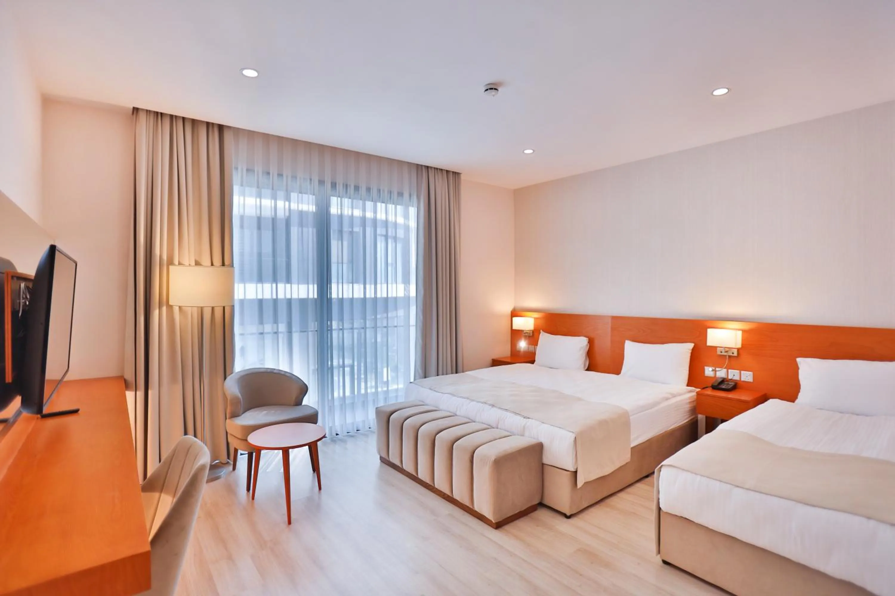 Bed in Caddem Inn Hotel