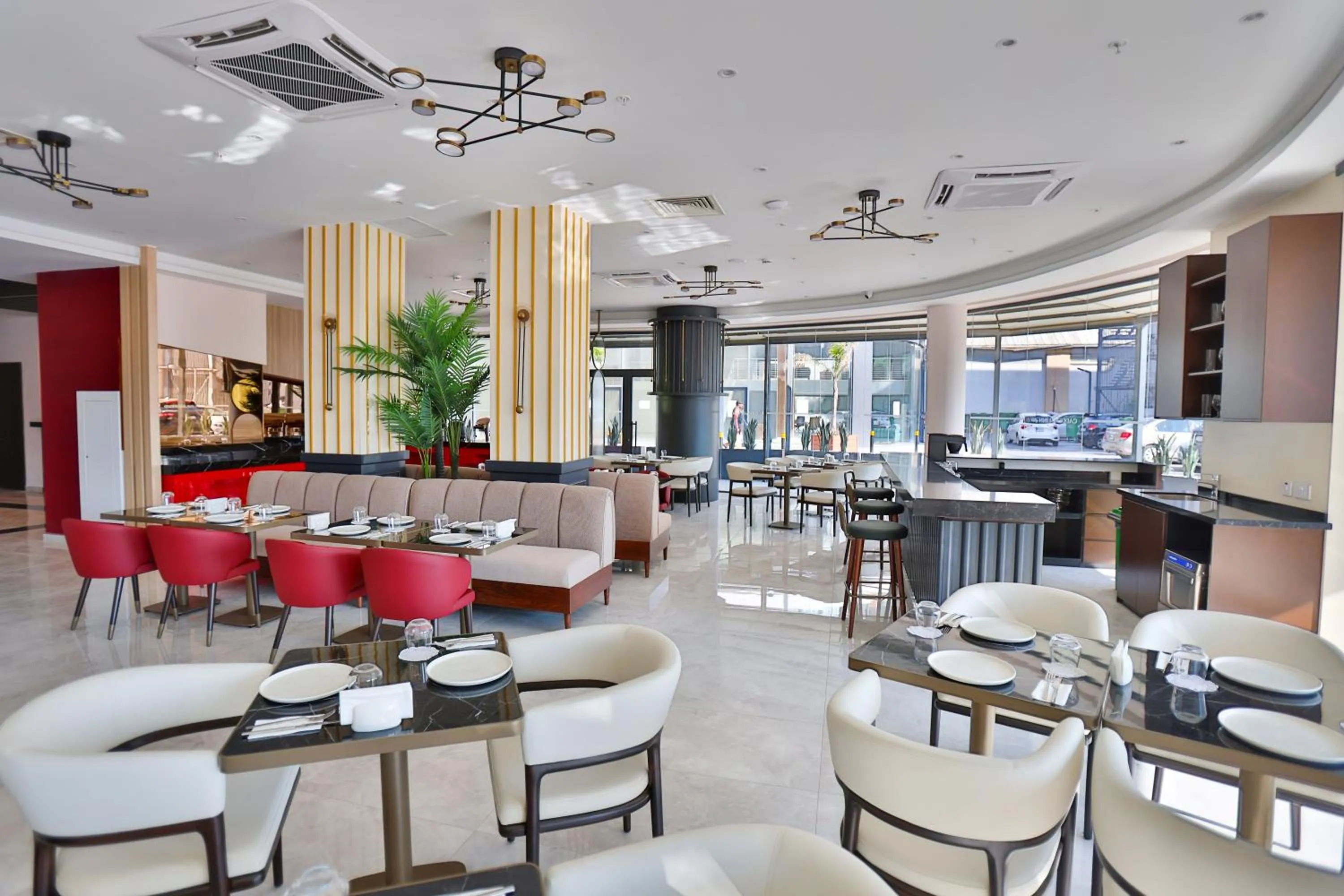 Restaurant/places to eat in Caddem Inn Hotel