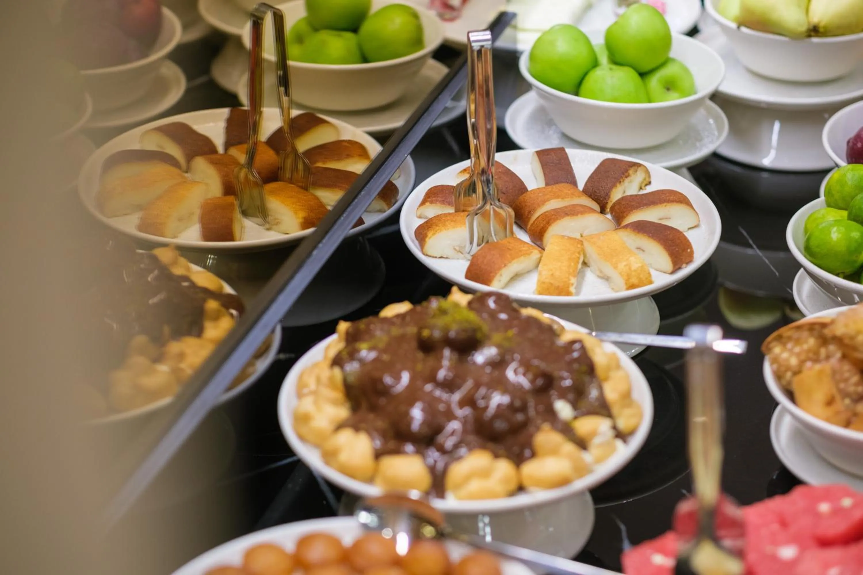 Restaurant/places to eat in Caddem Inn Hotel