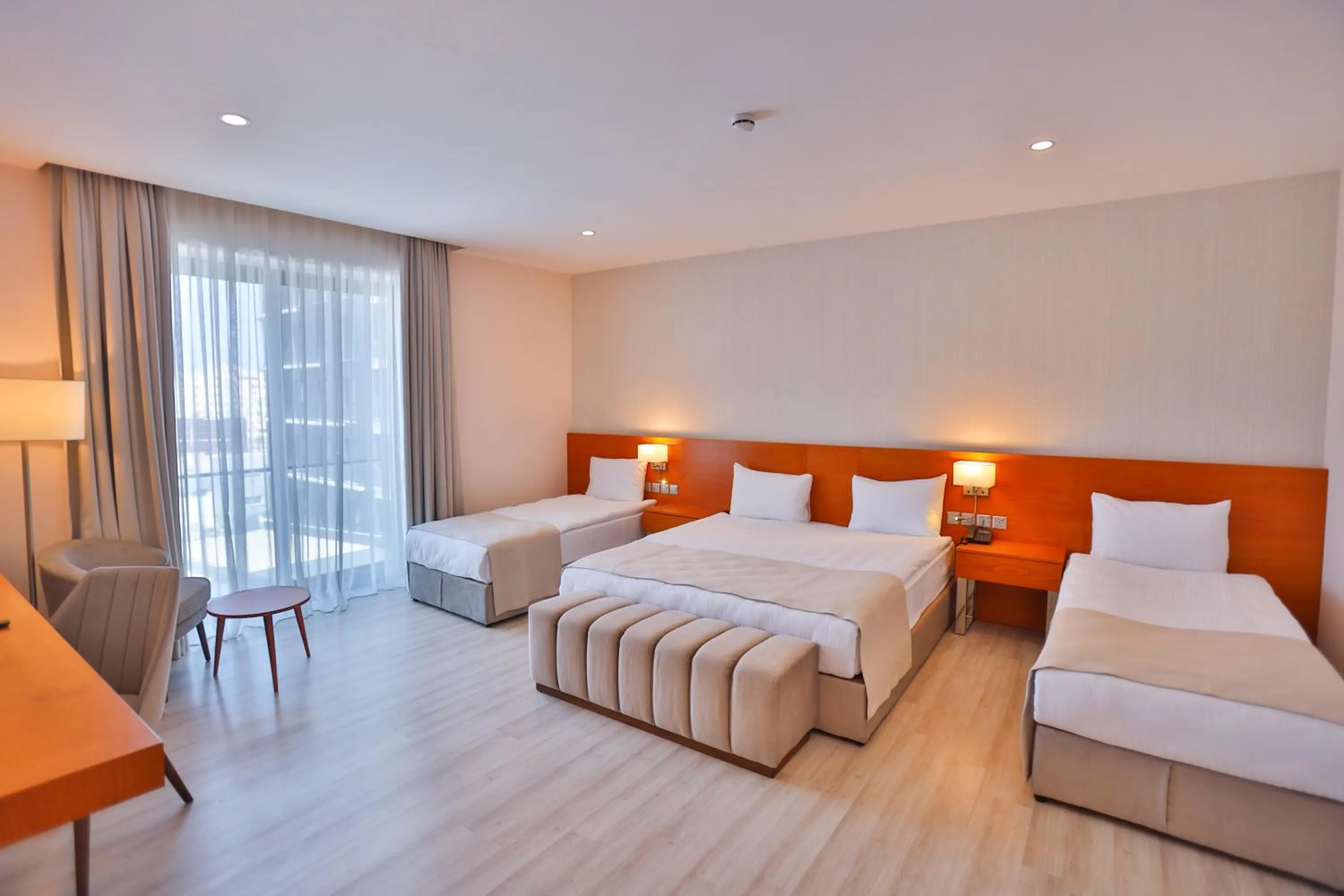 Bed in Caddem Inn Hotel