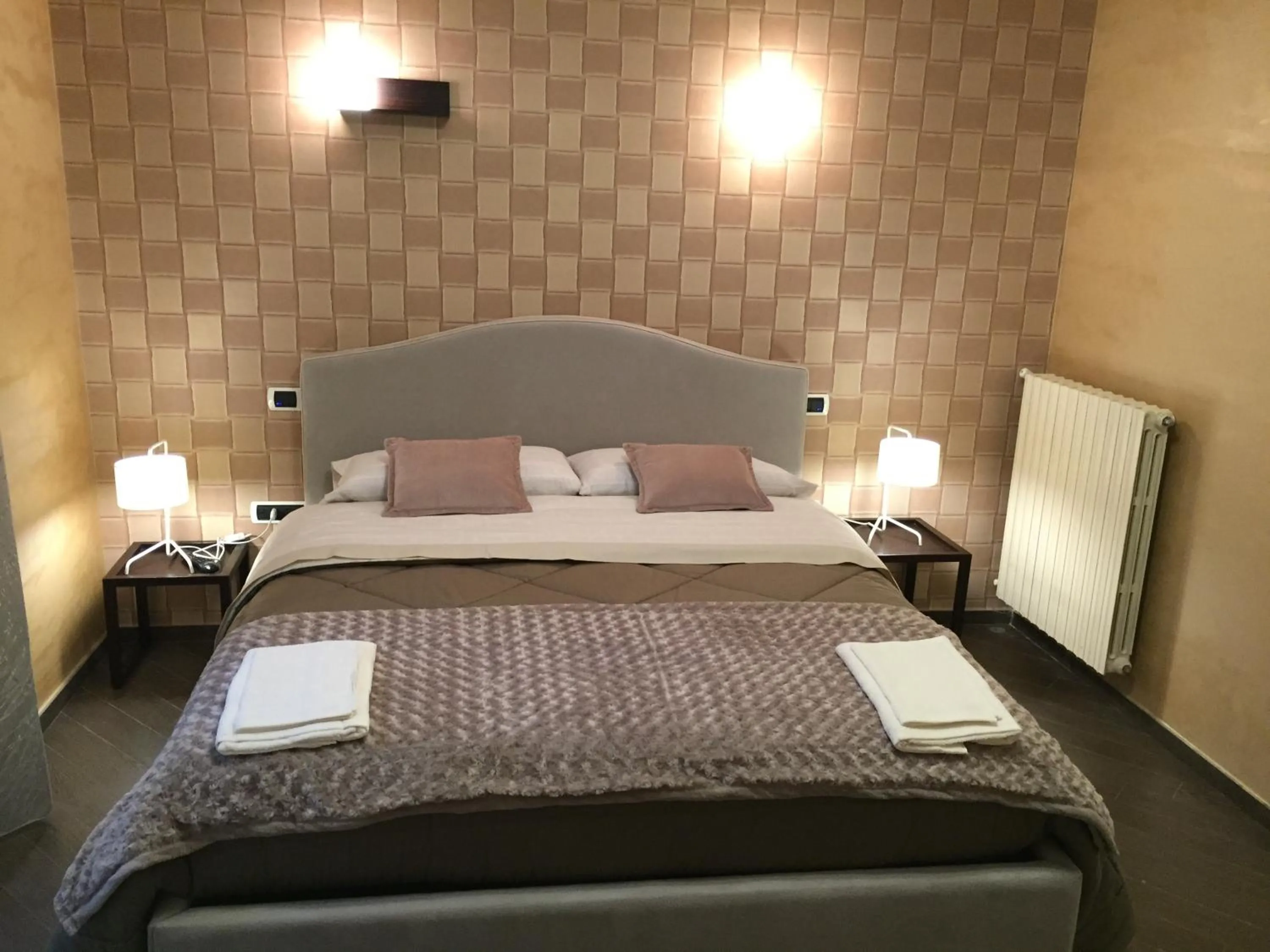 Decorative detail, Bed in B&B Civico Cinque