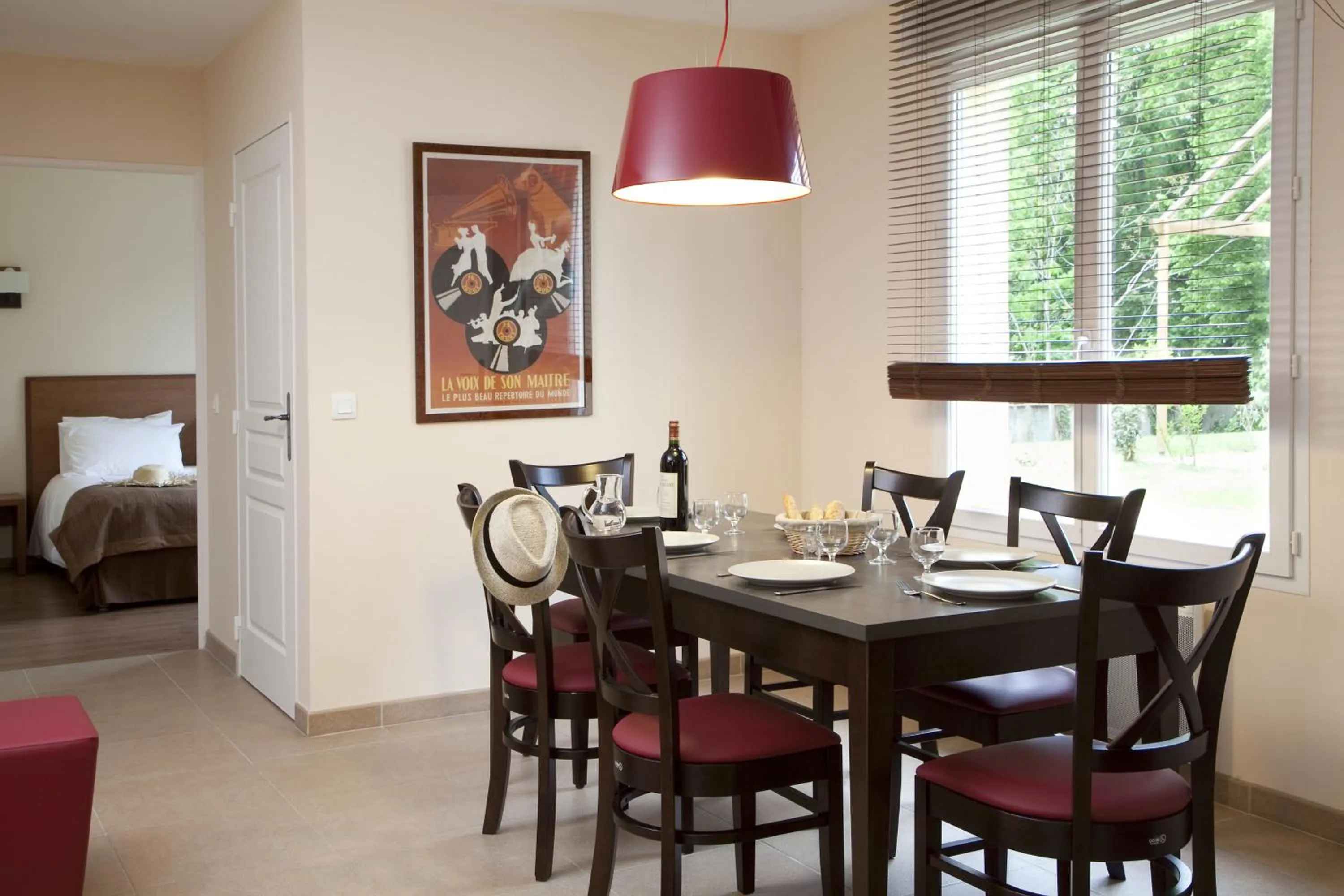Dining area, Bed in Le Domaine des Roches, Hotel & Spa