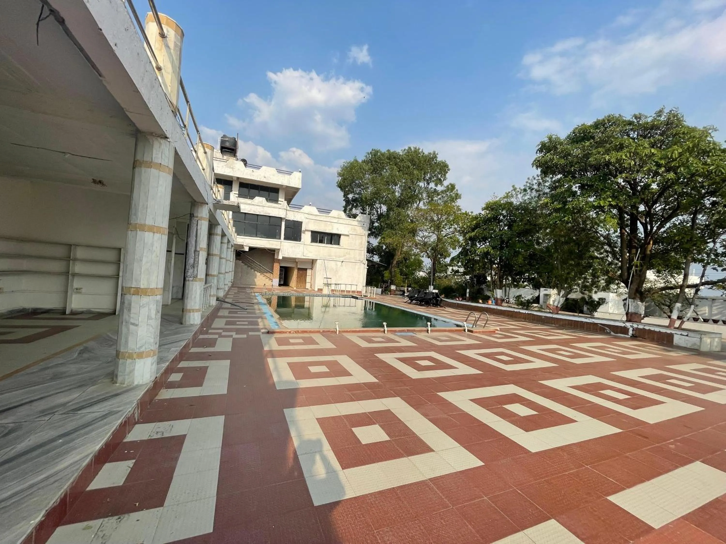 Property building in Viceroy Resort