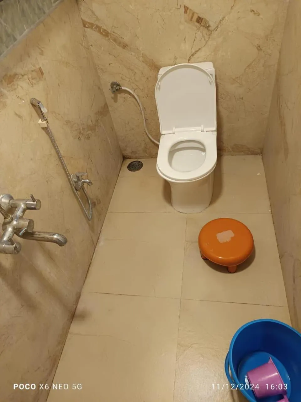 Shower in Viceroy Resort