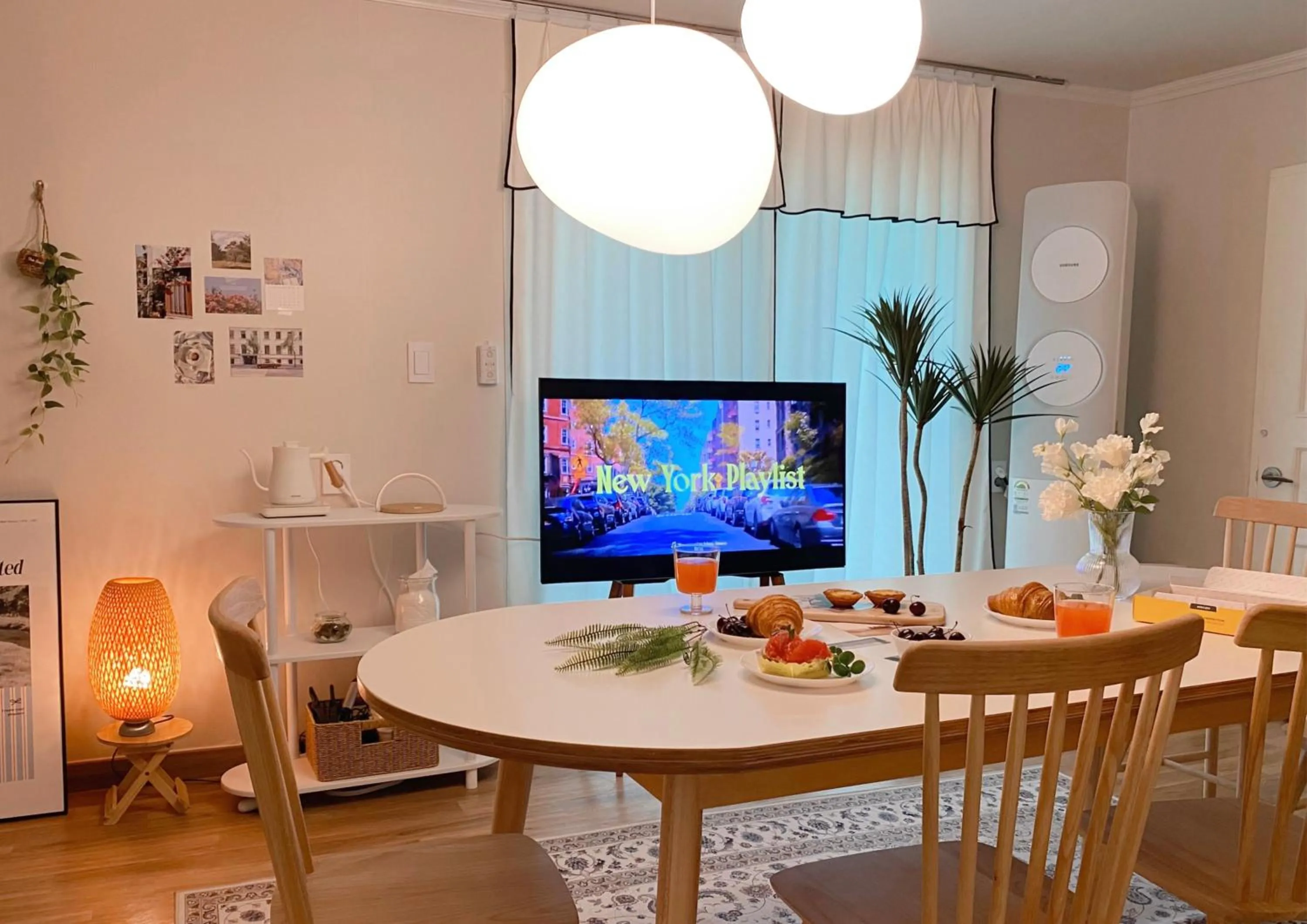 Communal lounge/ TV room in Stay in Here Wangsimni Seoul