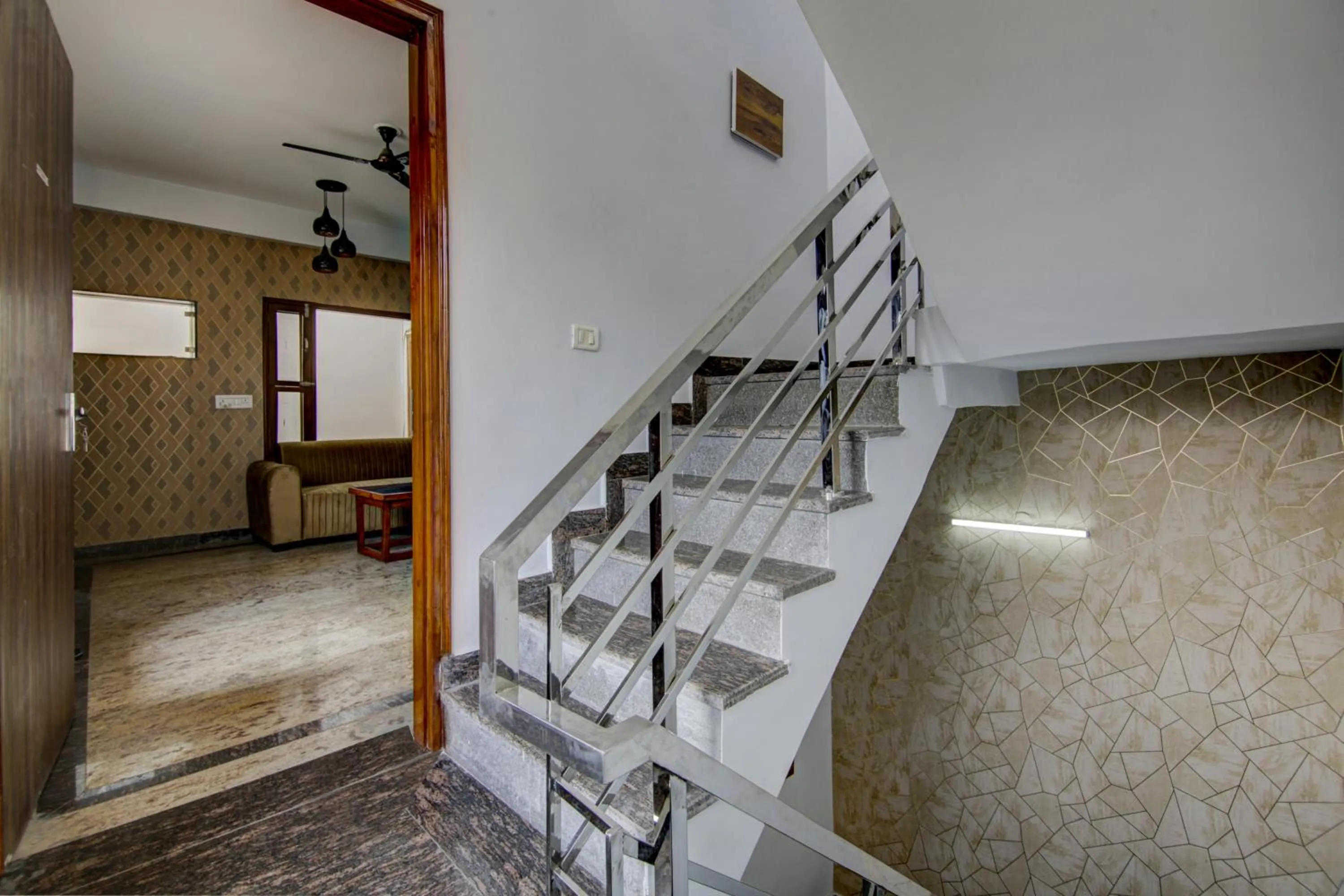 Lobby or reception in Treebo Sai Village, Manesar