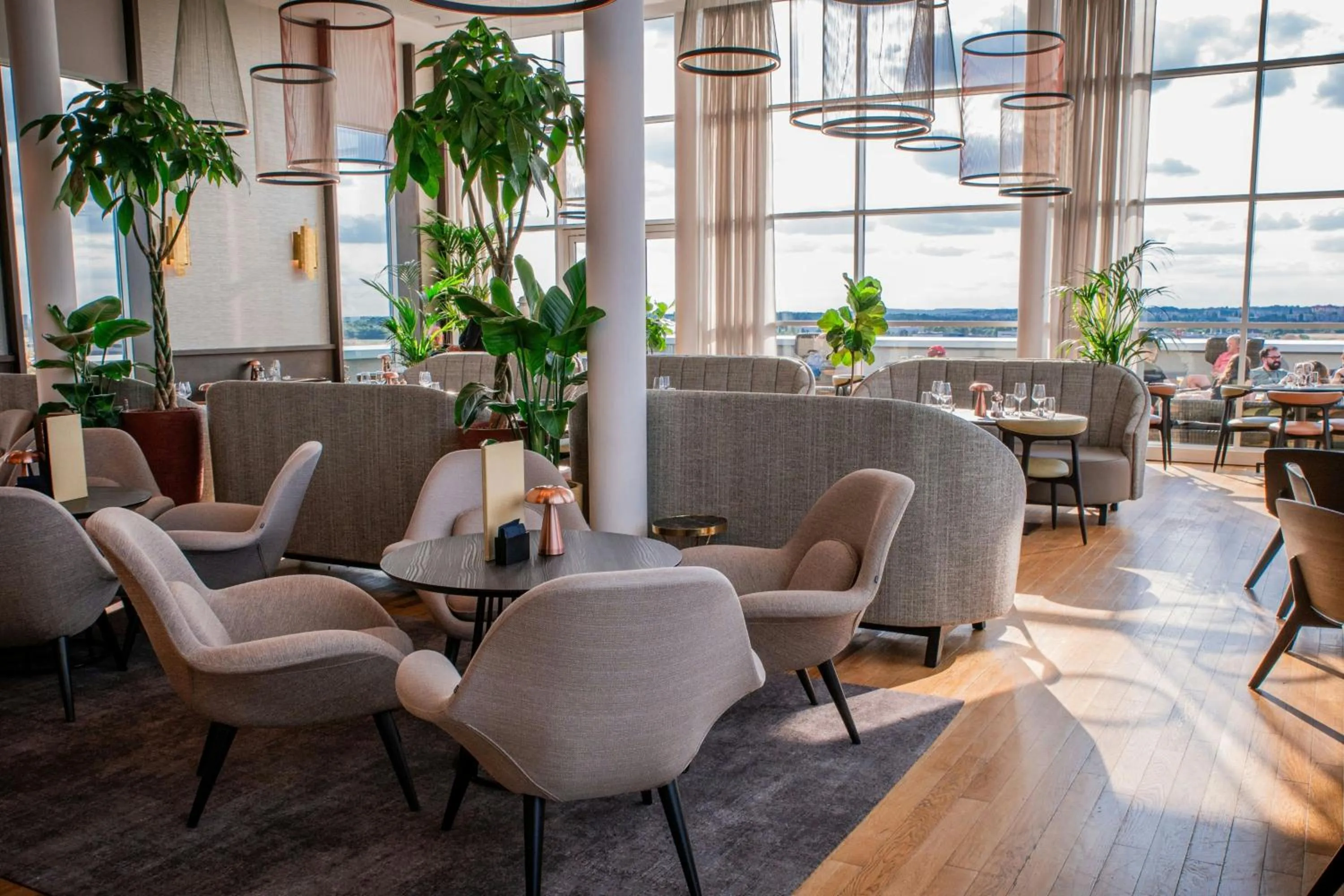 Lounge or bar in AC Hotel by Marriott Paris Le Bourget Airport