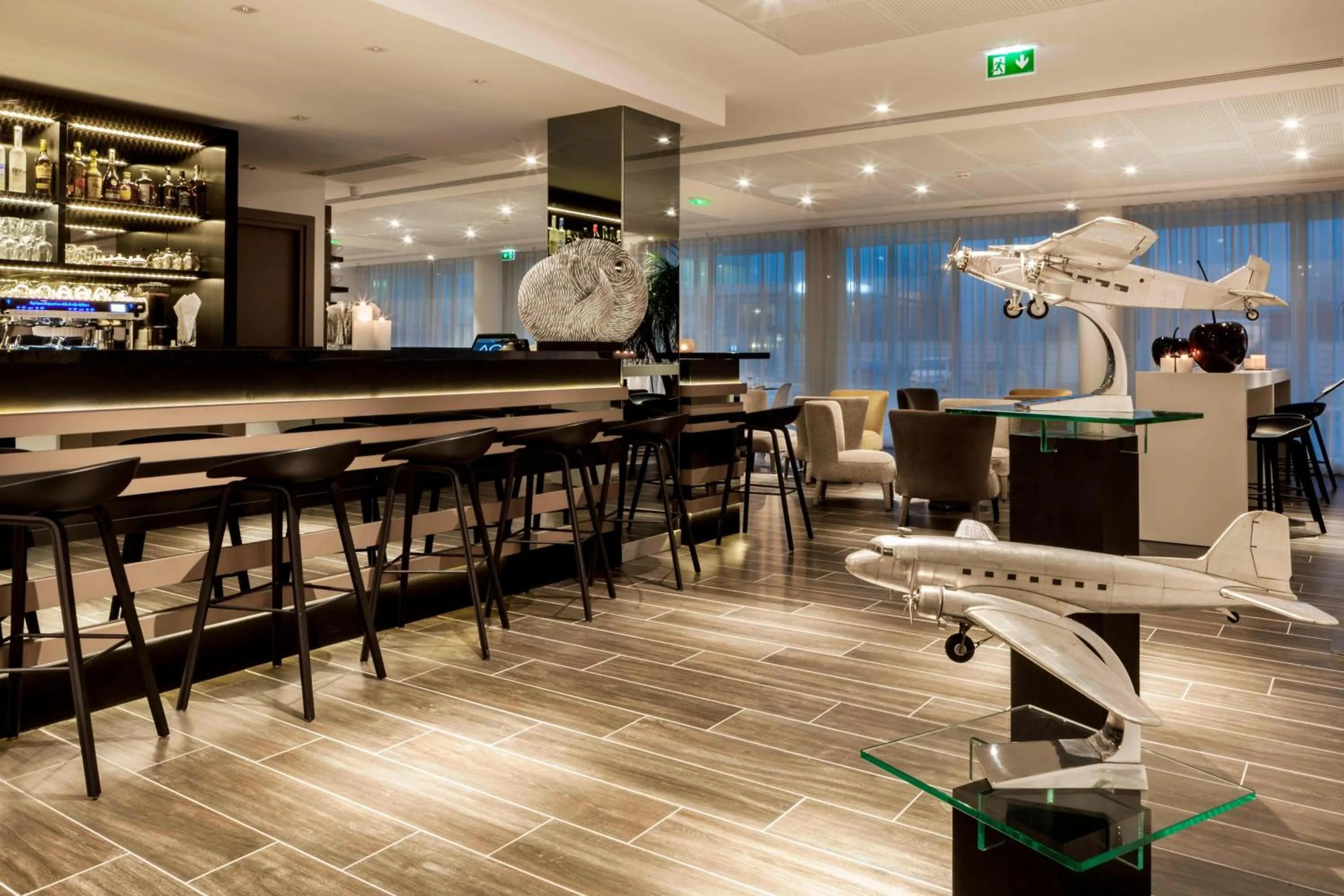 Lounge or bar in AC Hotel by Marriott Paris Le Bourget Airport