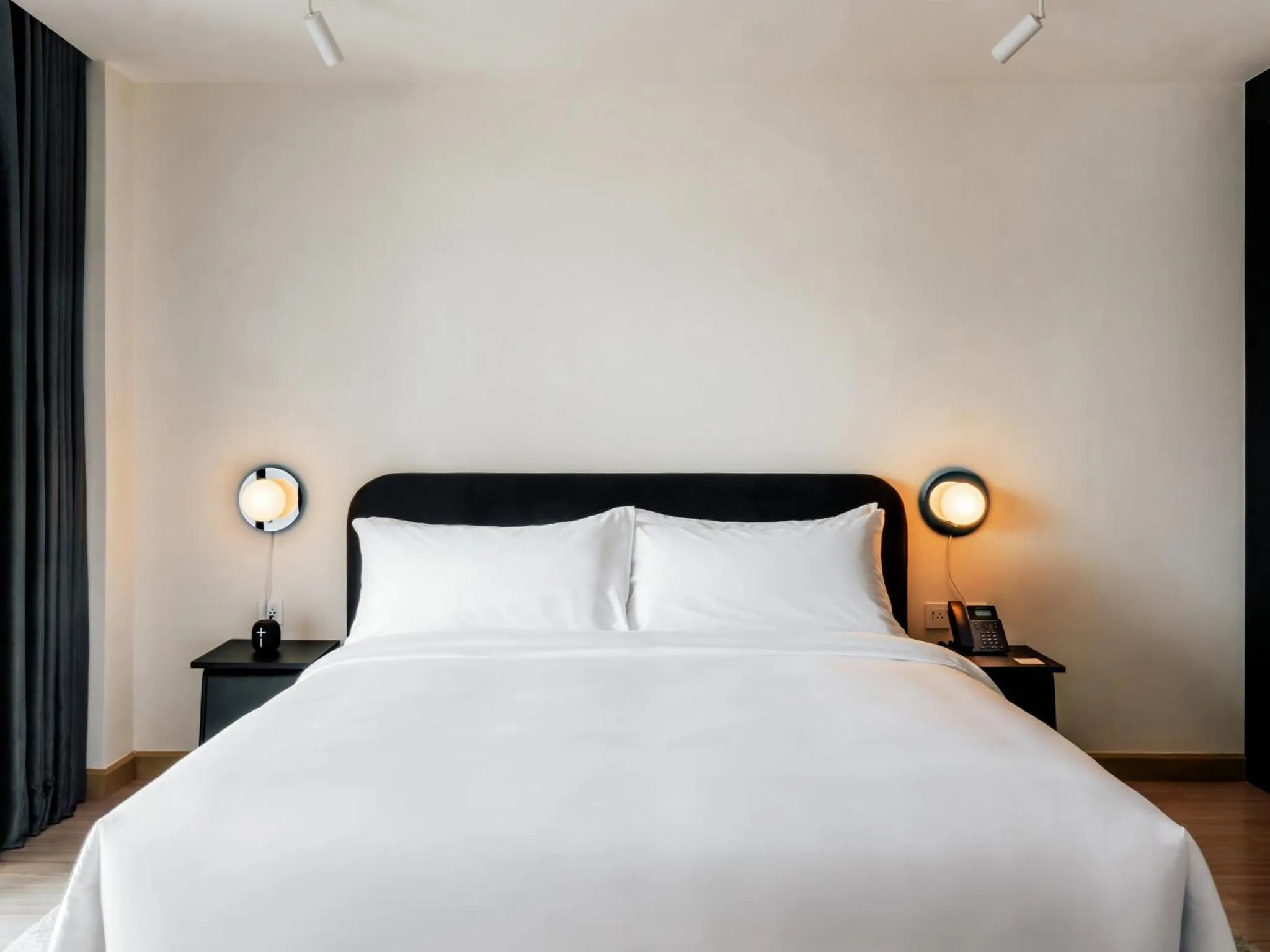 Bedroom, Bed in The StandardX, Bangkok Phra Arthit