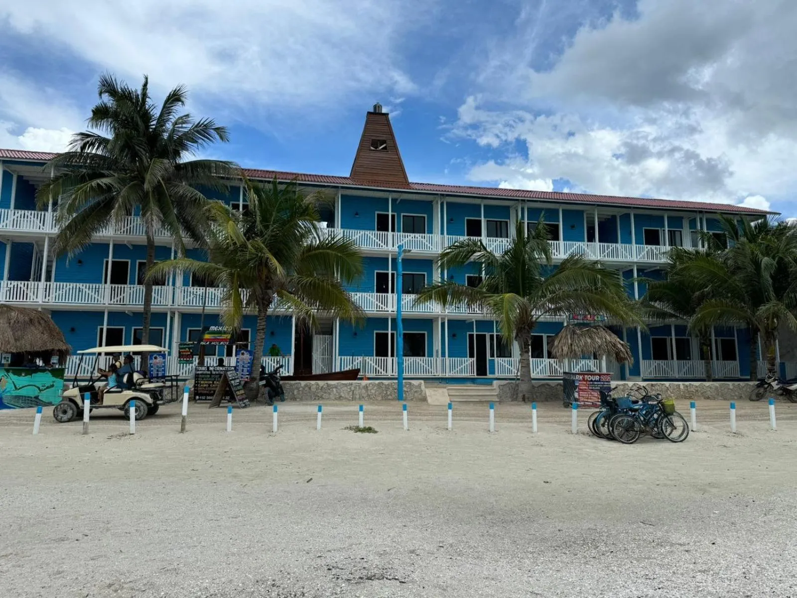 Property building in El Faro Beach Front by ÓOL Hotels