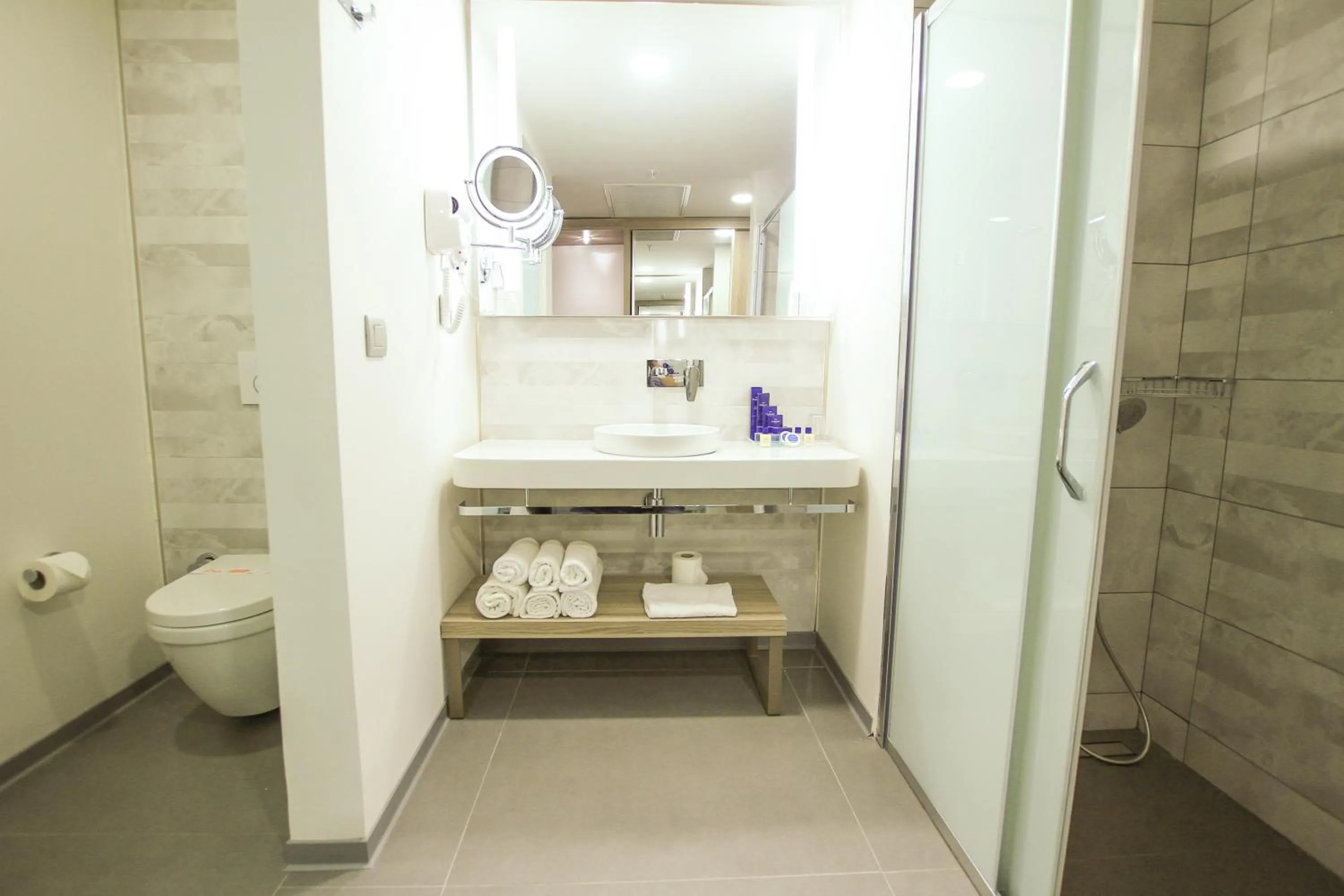 Toilet in Turunc Premium Hotel