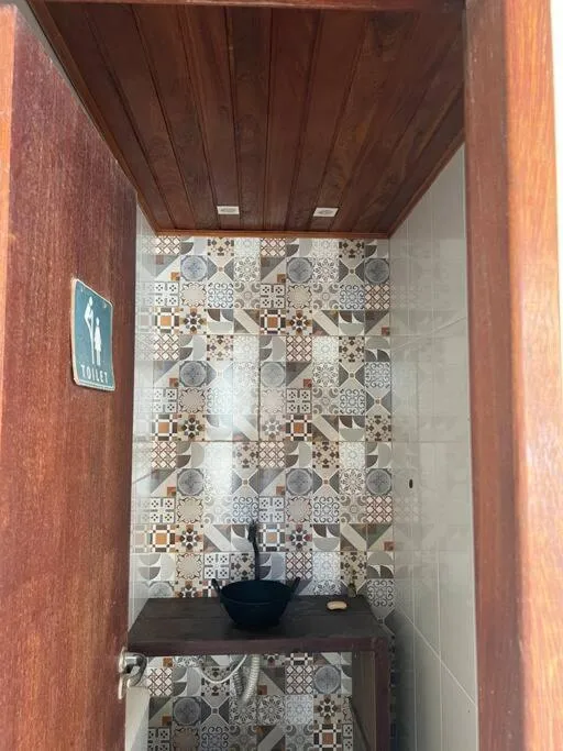 Casa com piscina, churrasqueira e ar condicionado em condomínio