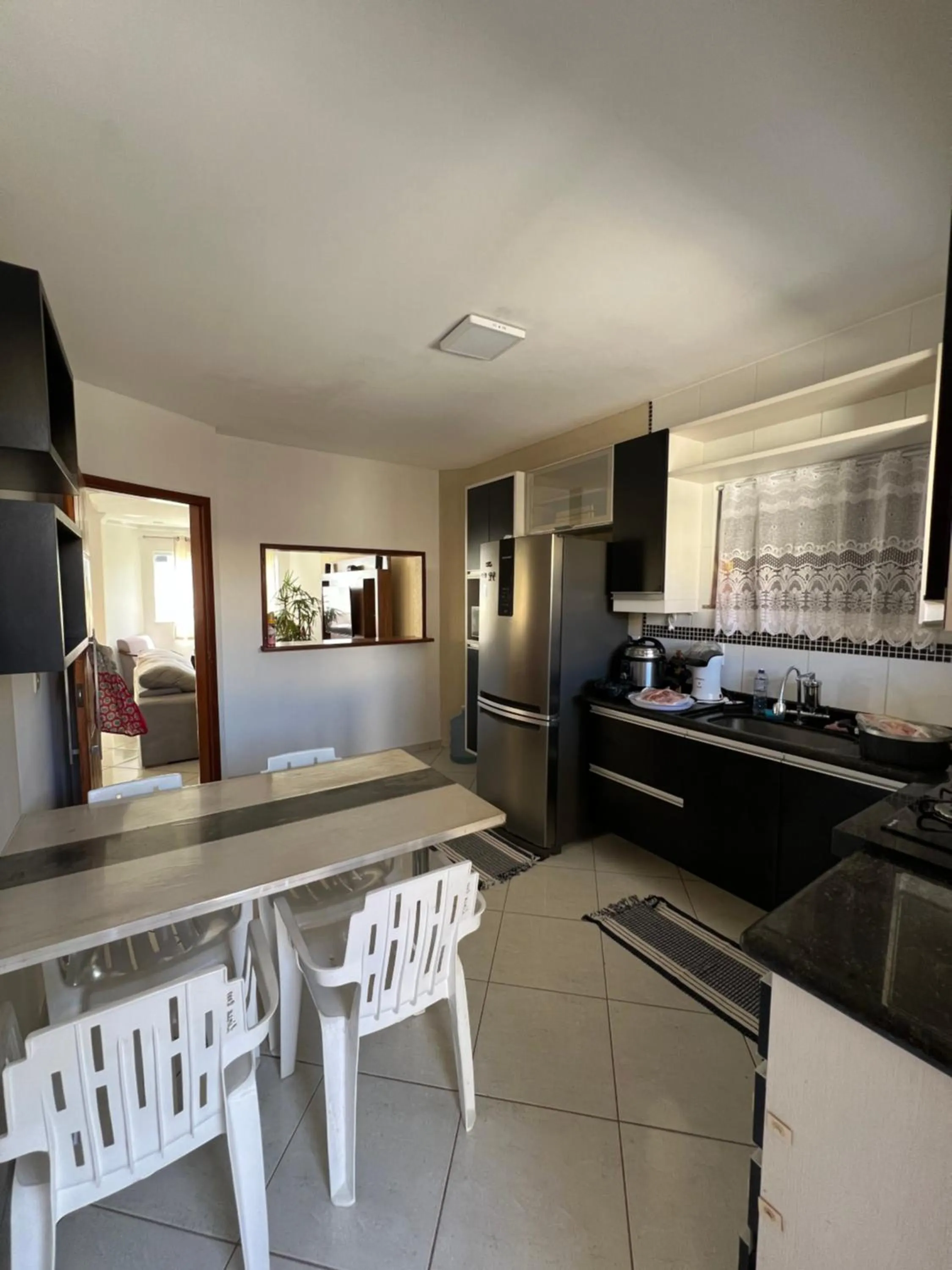 Casa com piscina, churrasqueira e ar condicionado em condomínio