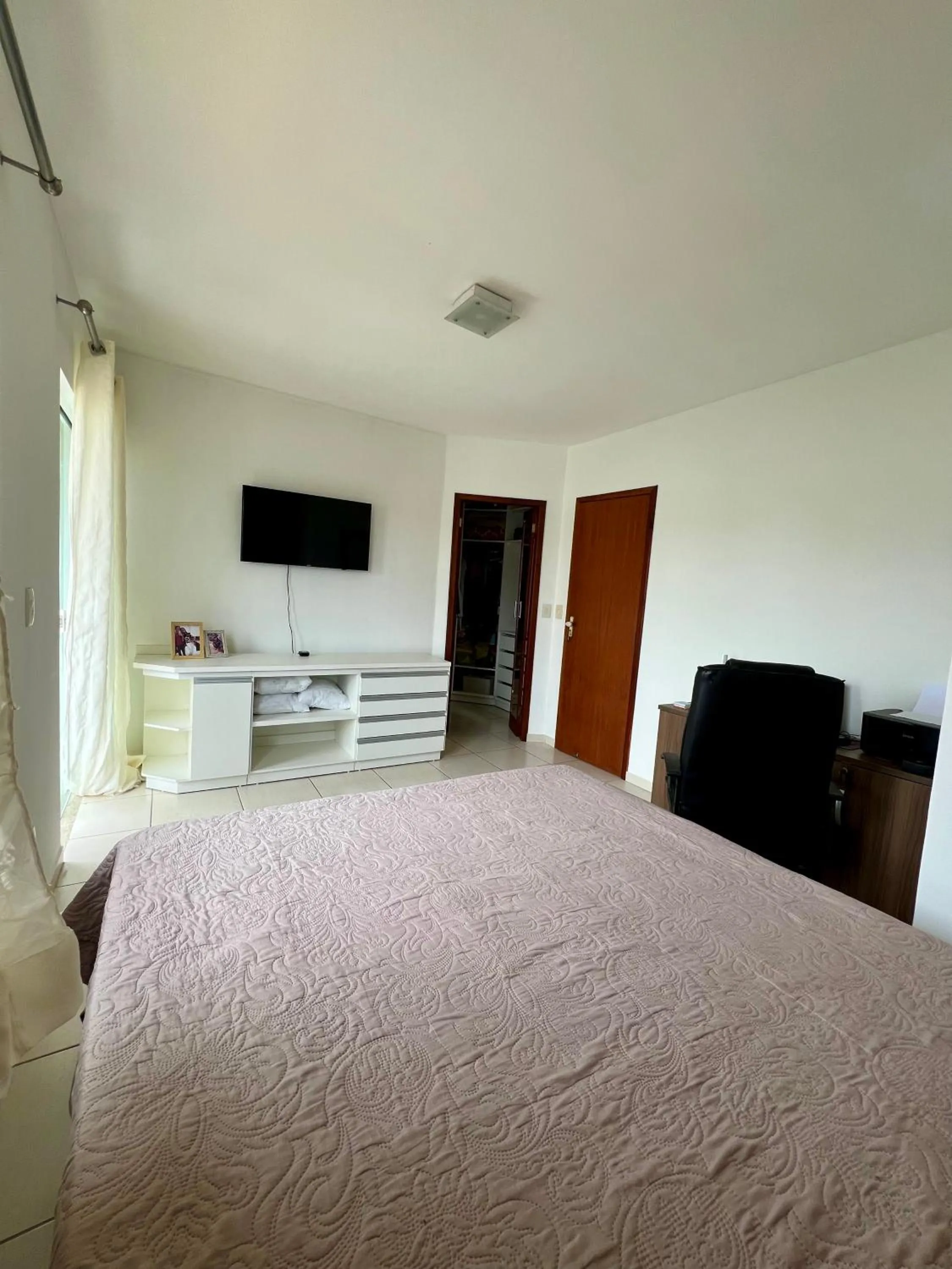 Bed in Casa com piscina, churrasqueira e ar condicionado em condomínio