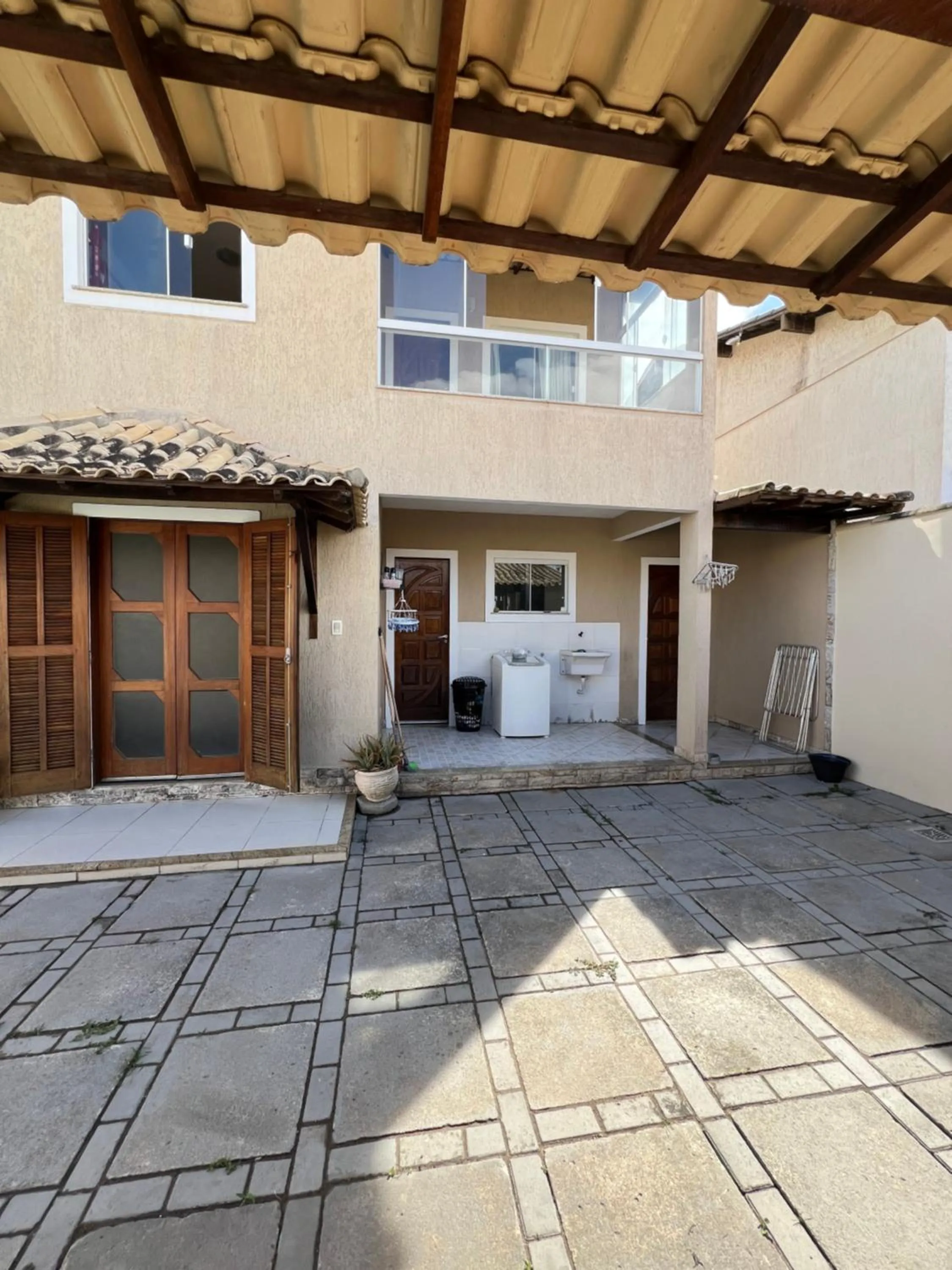 Casa com piscina, churrasqueira e ar condicionado em condomínio