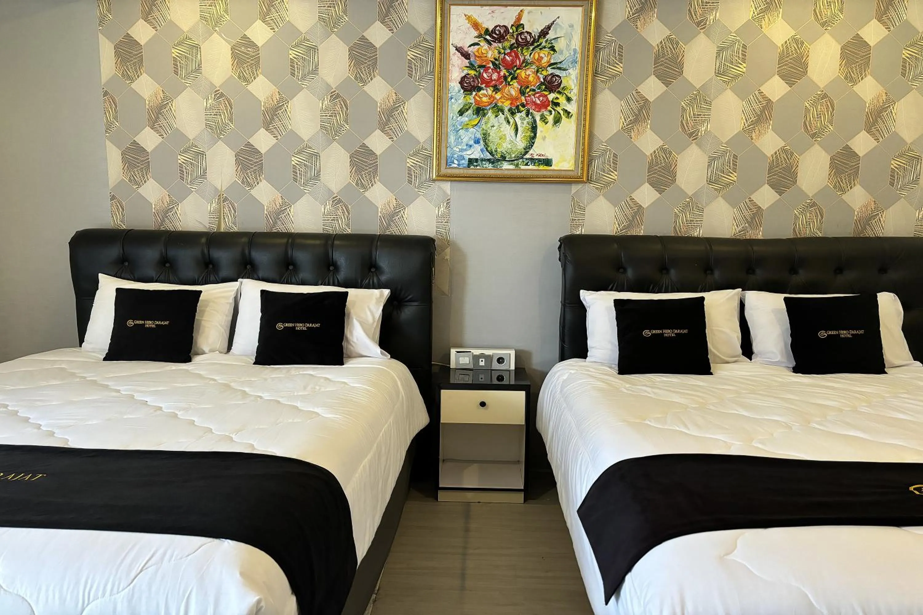 Bed in Green Hero Darajat Hotel