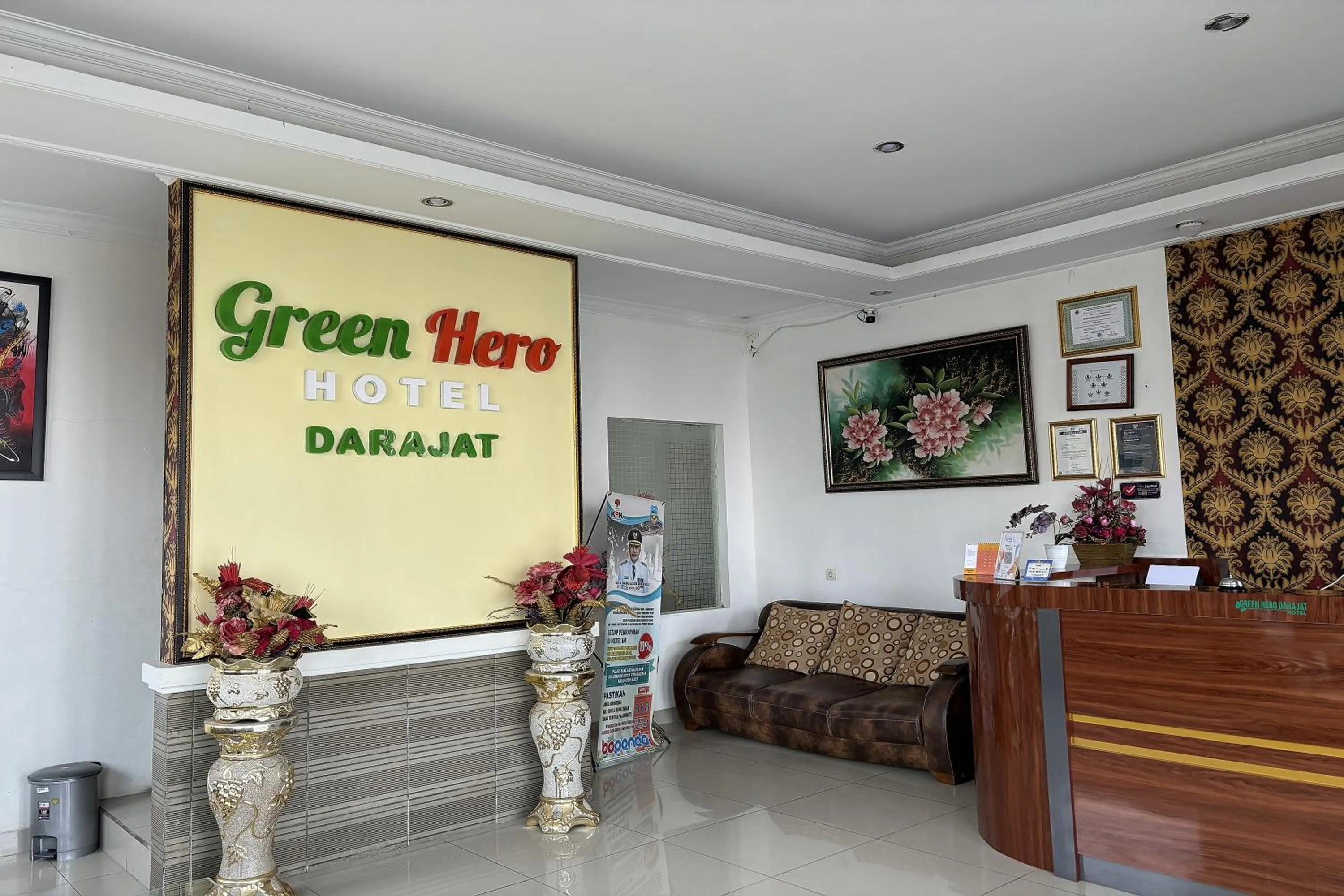 Lobby or reception in Green Hero Darajat Hotel