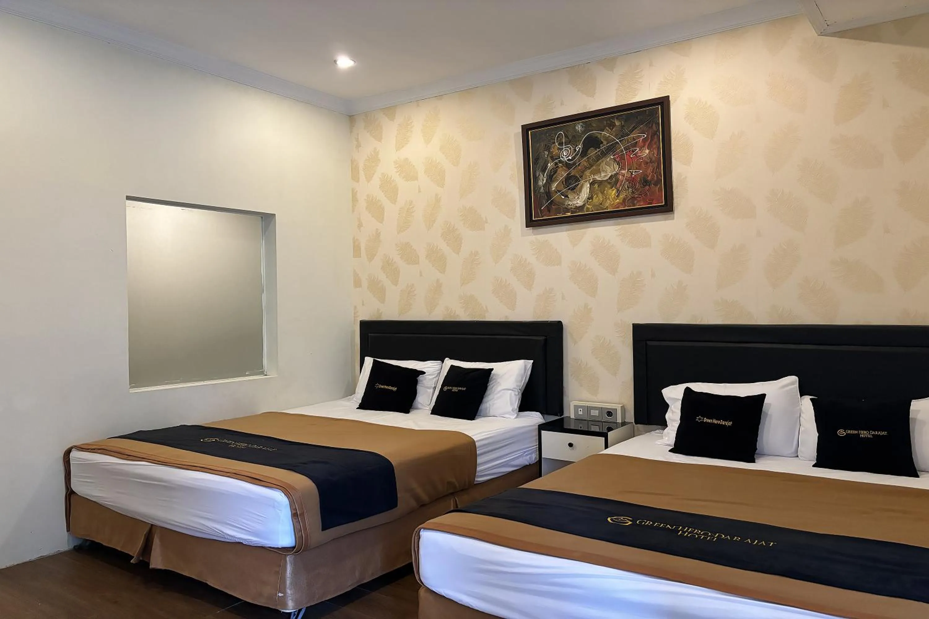 Bed in Green Hero Darajat Hotel