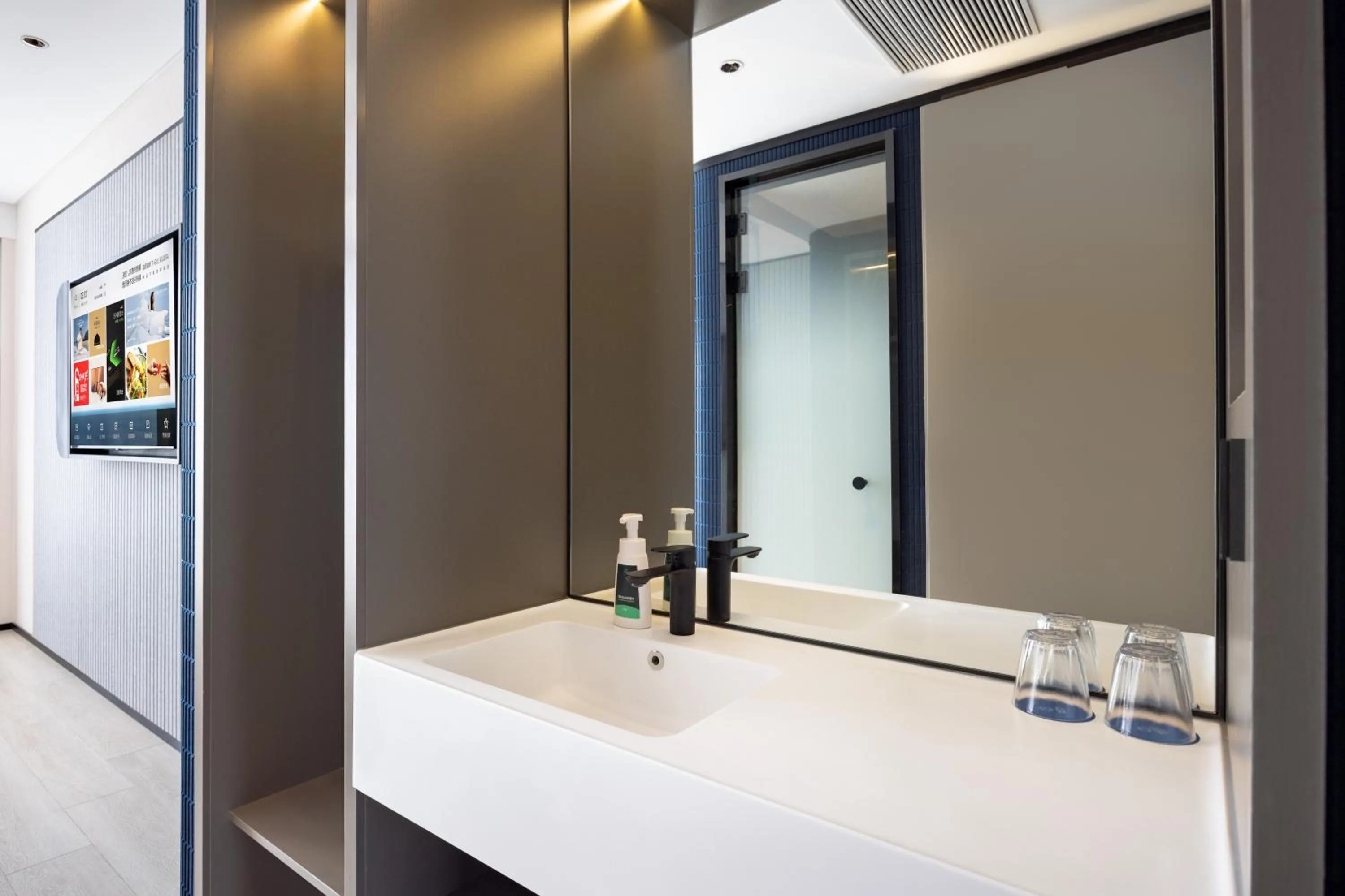 Atour Light Hotel Shenyang Yuhong Plaza Metro Station