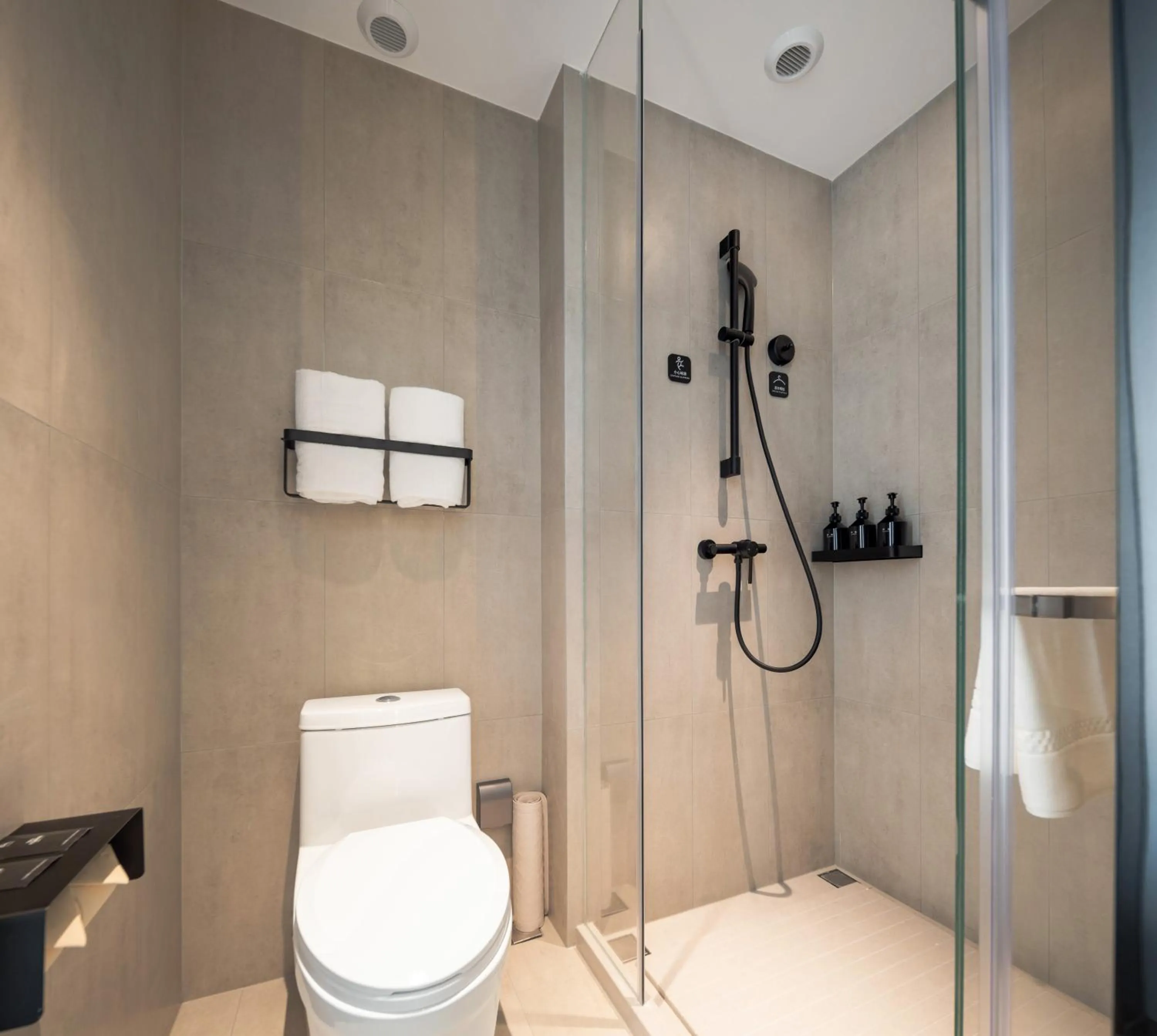 Atour Light Hotel Shenyang Yuhong Plaza Metro Station