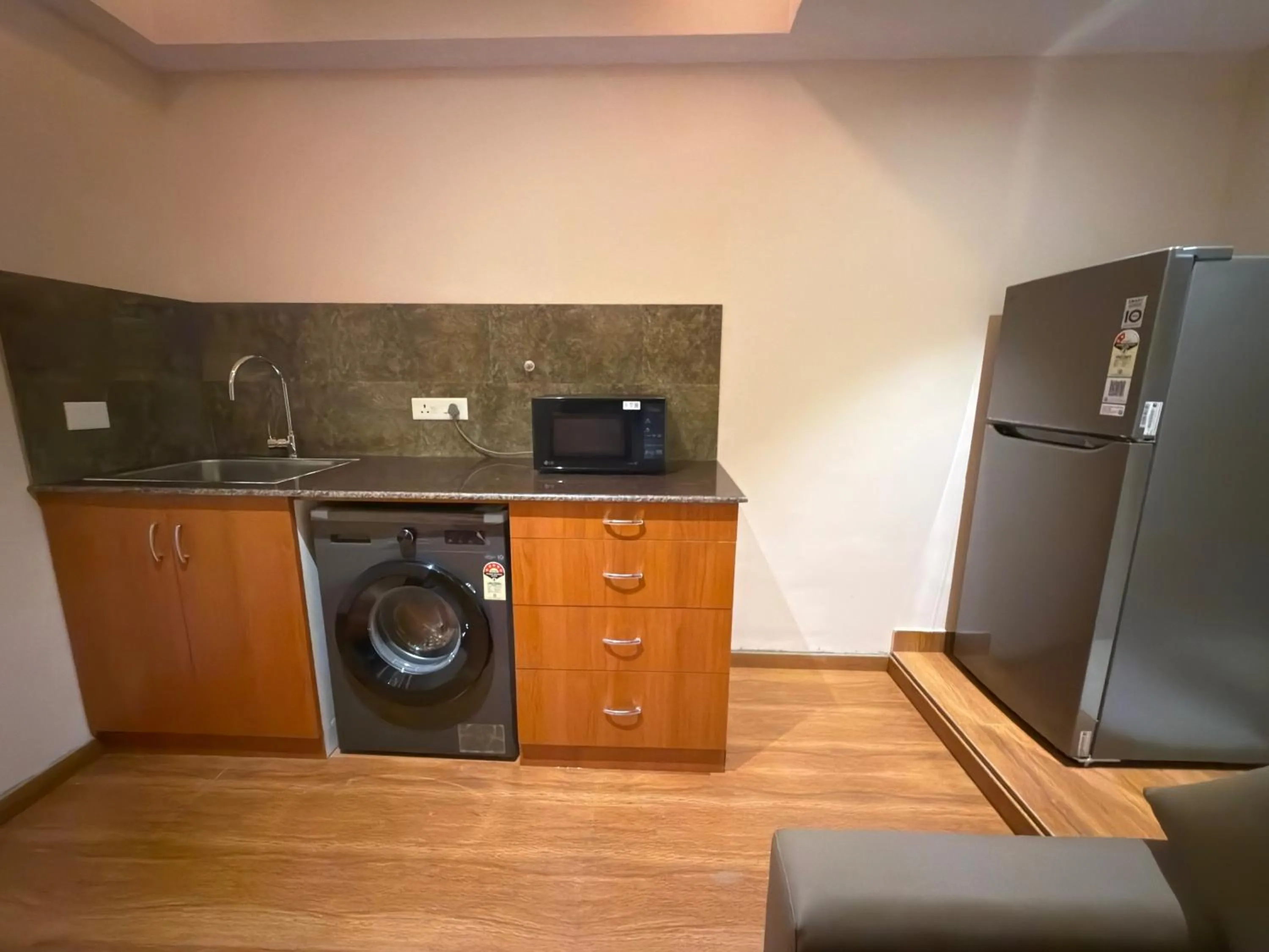 Kitchen or kitchenette in Park Avenue Hotel & Apartments Trichy