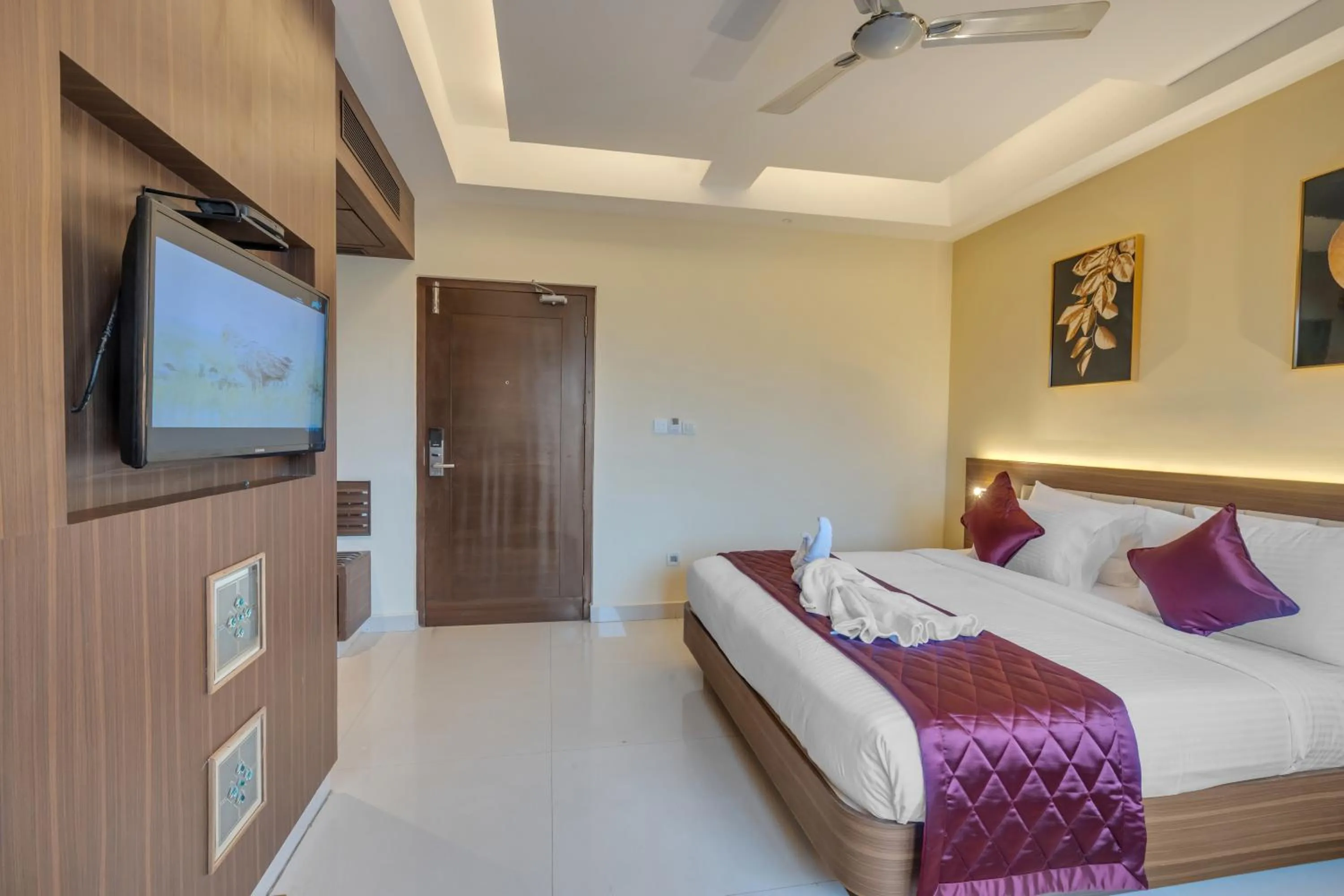 Photo of the whole room, Bed in Park Avenue Hotel & Apartments Trichy