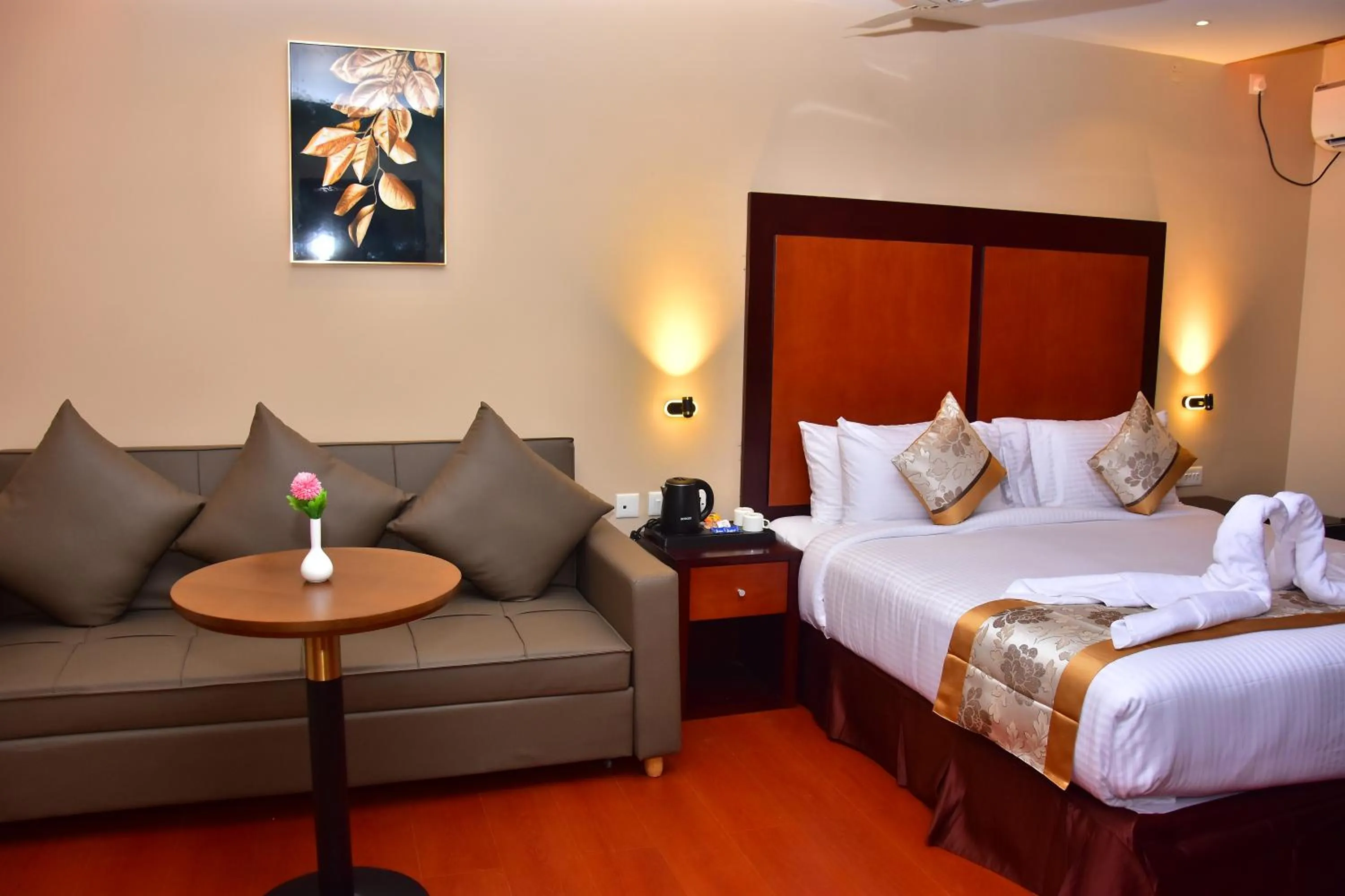 Bed in Park Avenue Hotel & Apartments Trichy