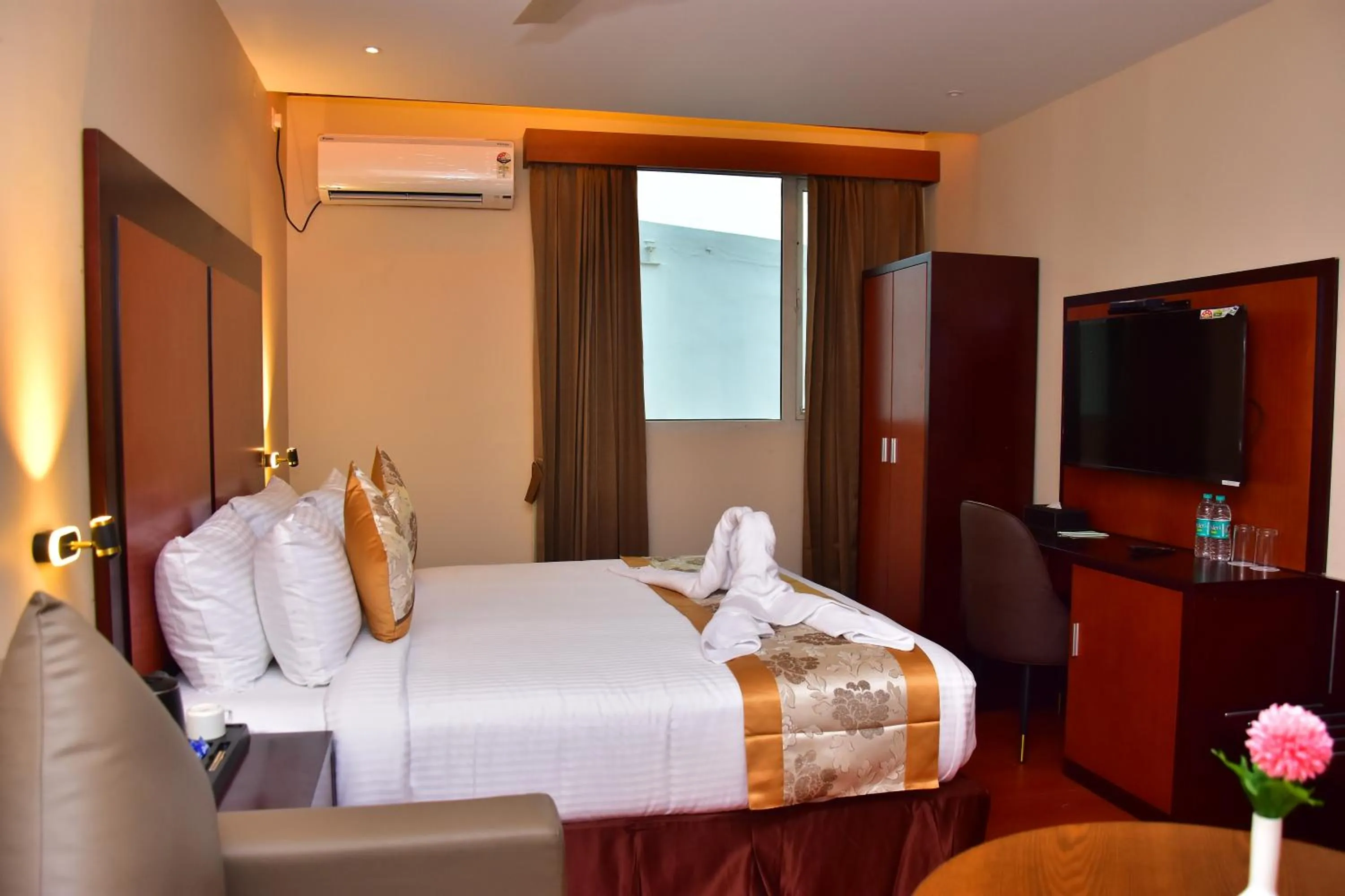 Photo of the whole room, Bed in Park Avenue Hotel & Apartments Trichy