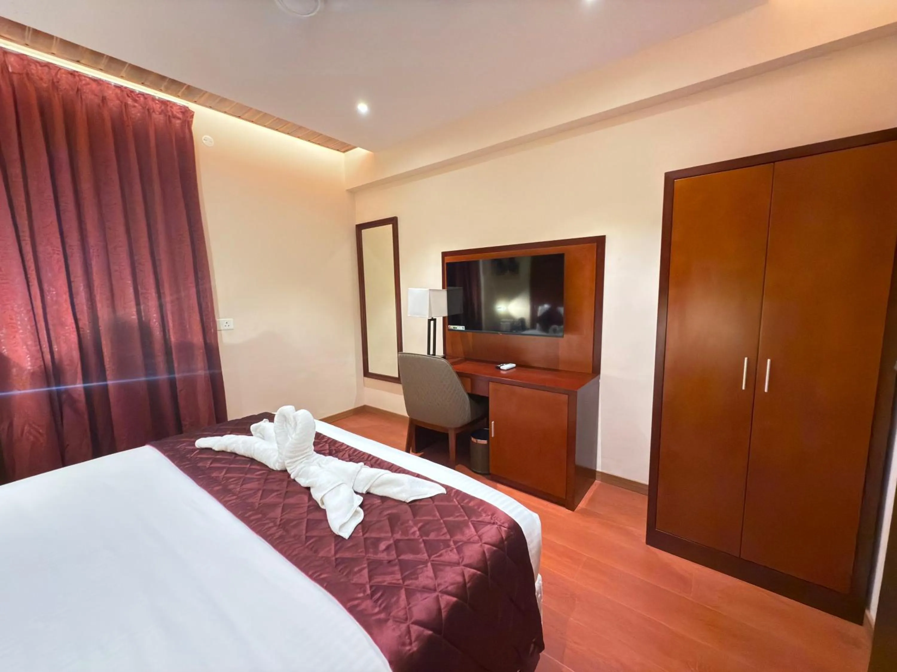 Photo of the whole room, Bed in Park Avenue Hotel & Apartments Trichy