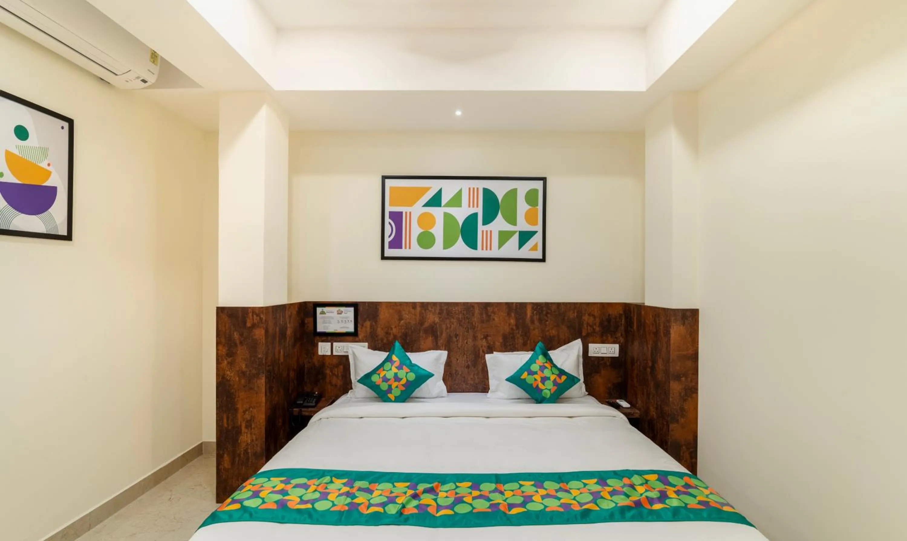 Bedroom, Bed in Treebo Rakshitha, Porur