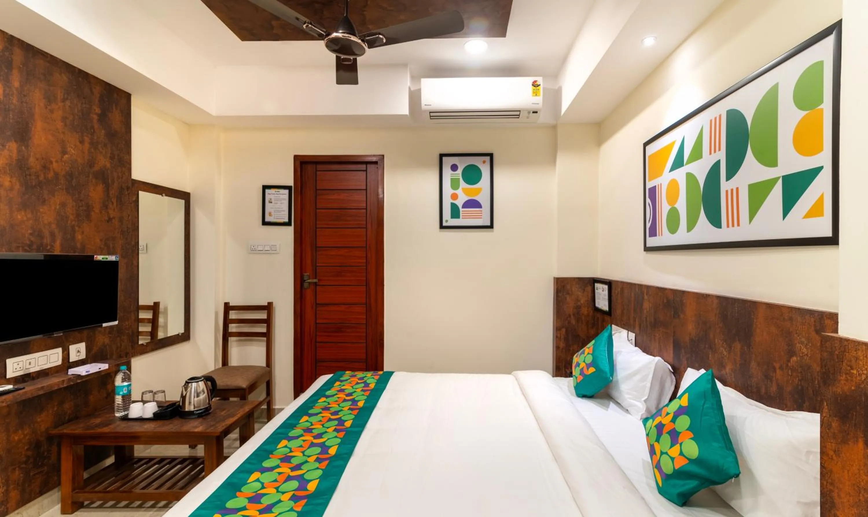 Bedroom, Bed in Treebo Rakshitha, Porur