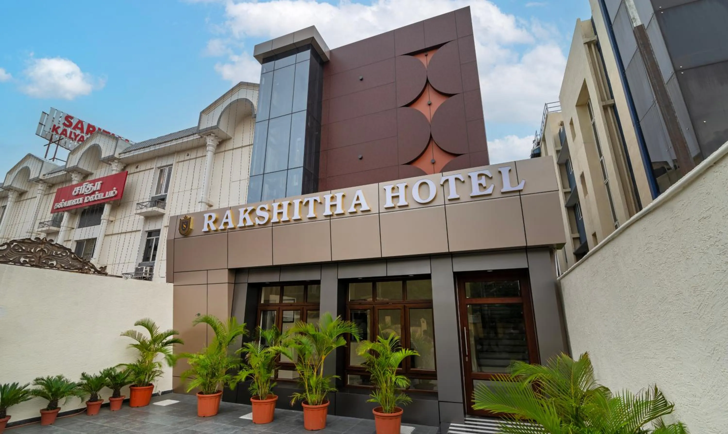 Facade/entrance in Treebo Rakshitha, Porur