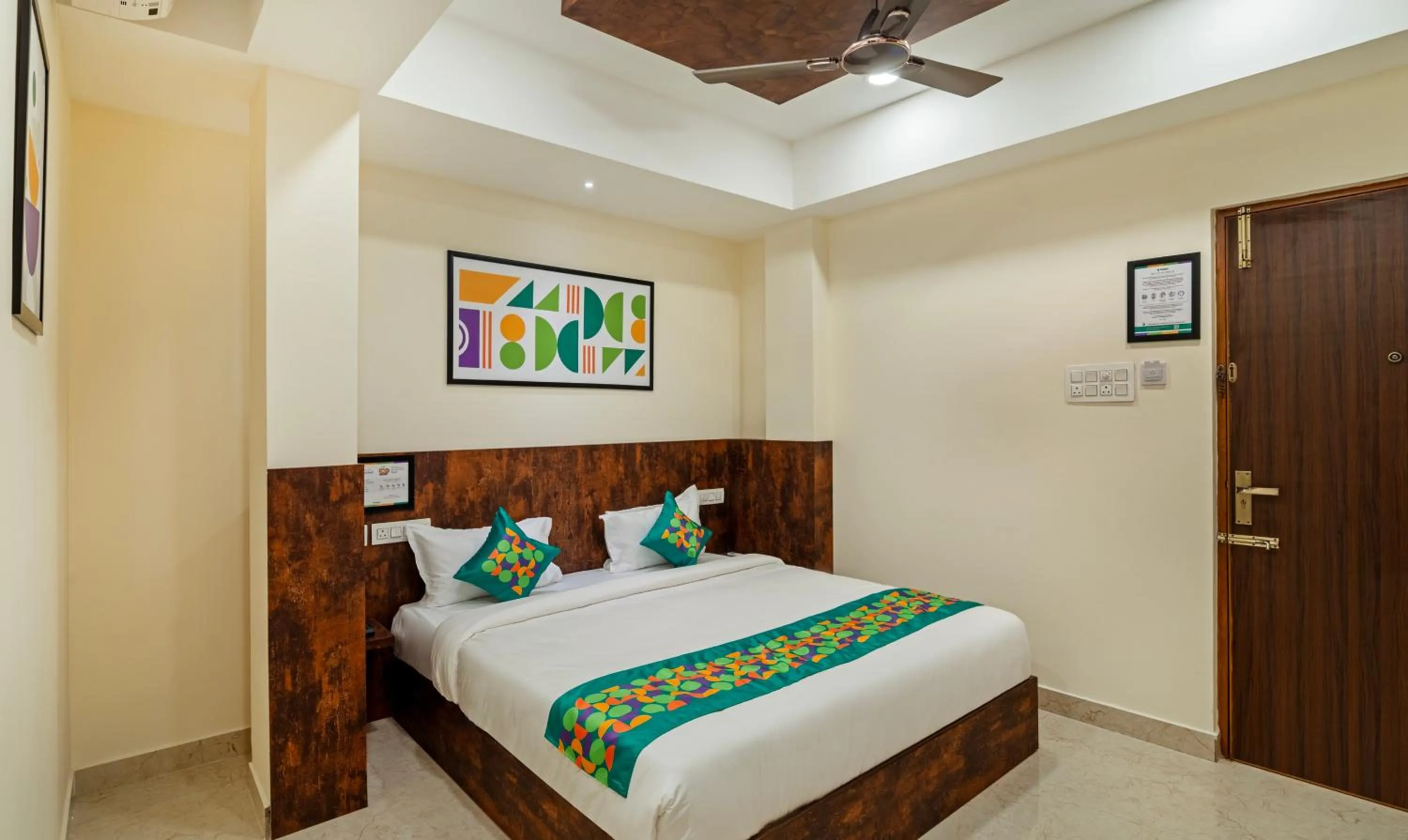 Bedroom, Bed in Treebo Rakshitha, Porur