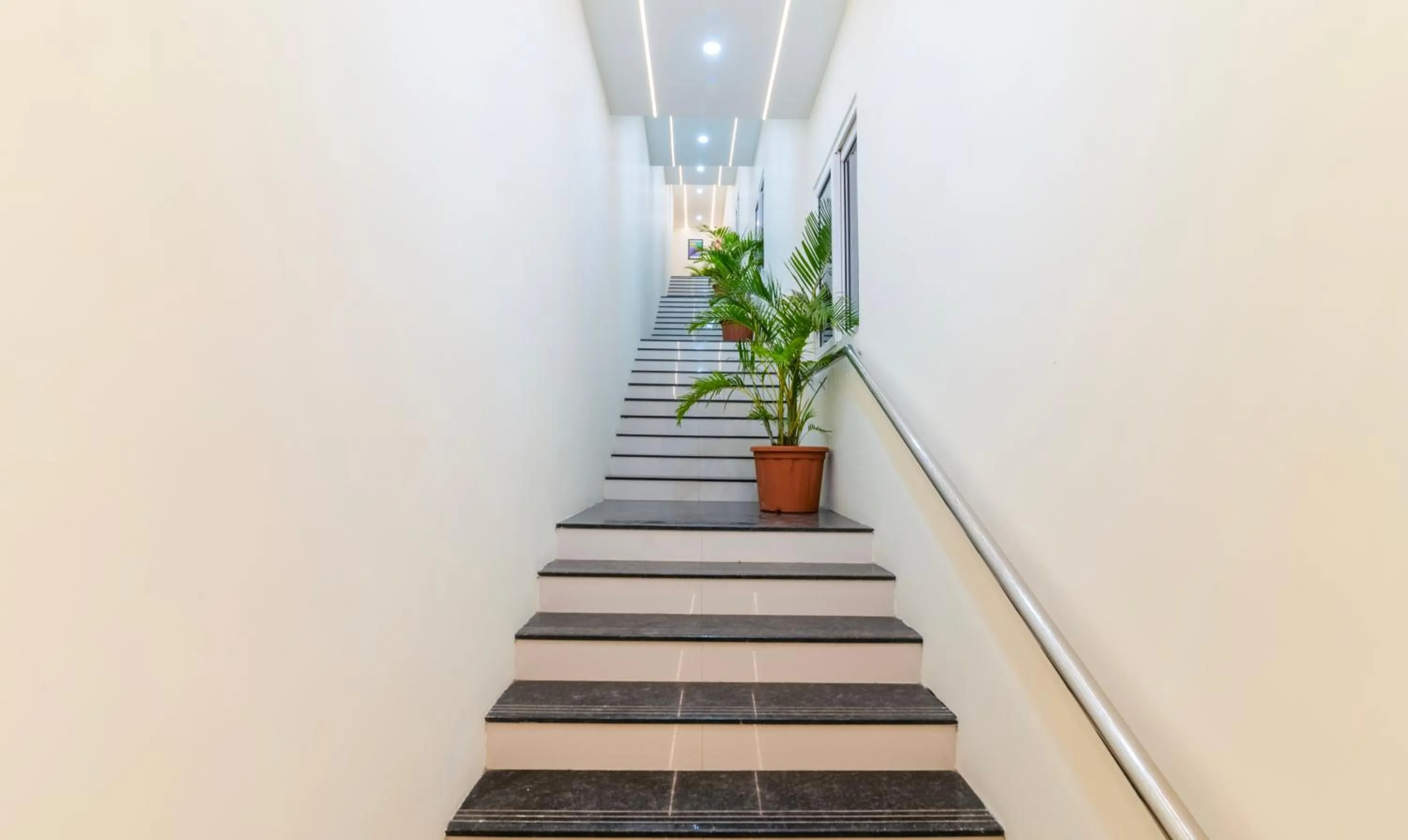 Lobby or reception in Treebo Rakshitha, Porur