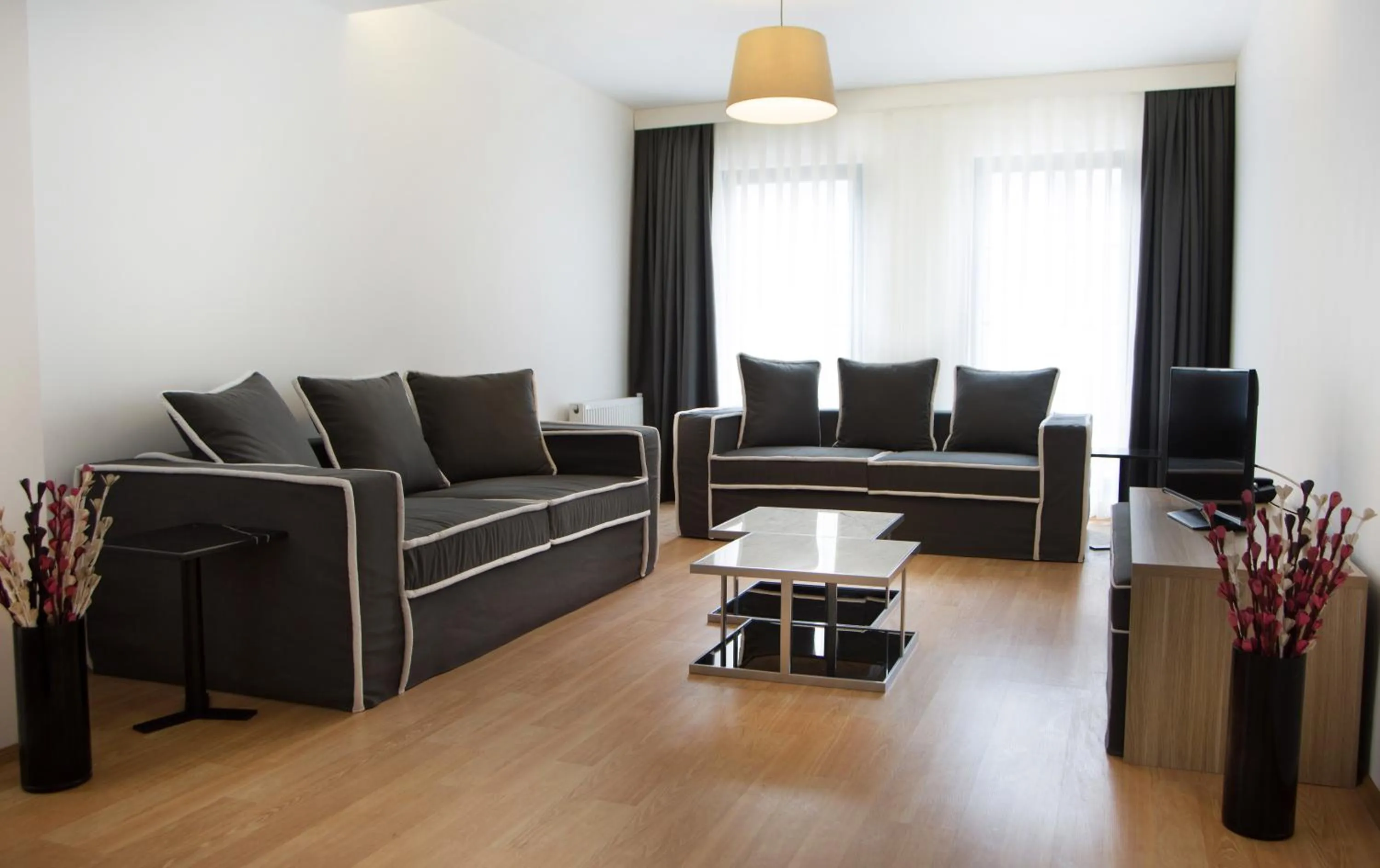 Photo of the whole room in Nish Suites Atasehir
